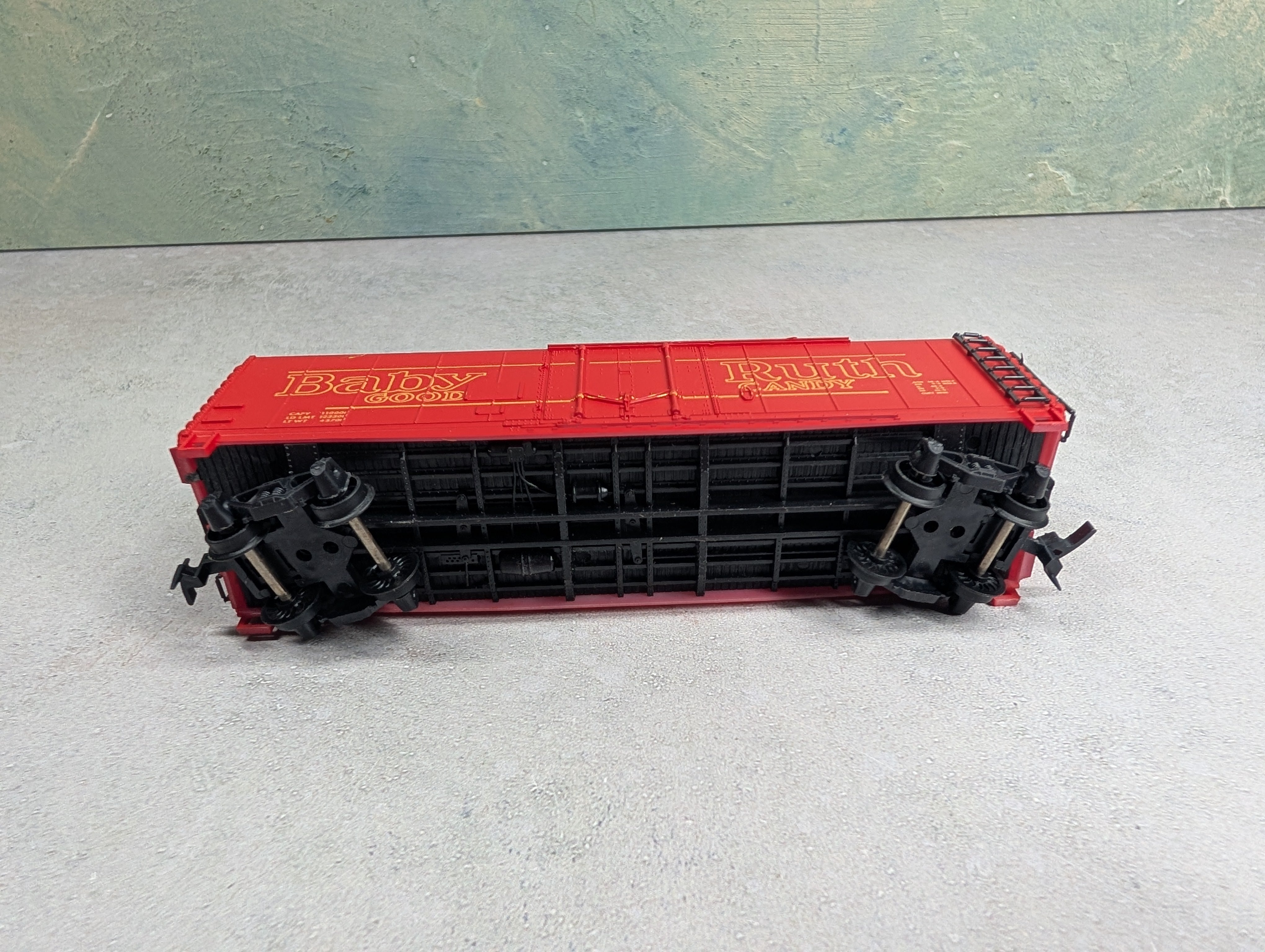 USED Roco HO Scale 40' Box Car Baby Ruth Candy
