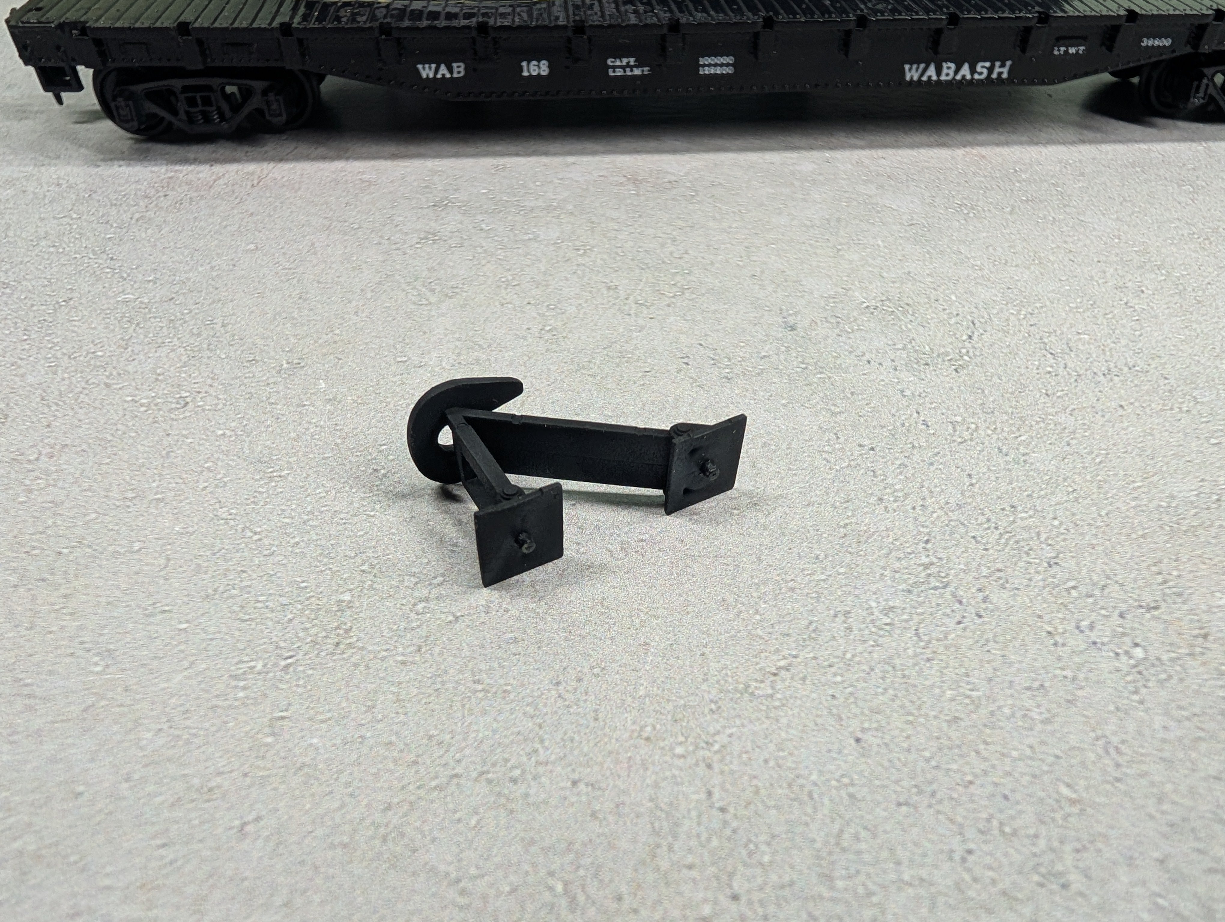 USED Con-Cor 1-009155 HO Scale 54' Flat Car w/ Trailer Wabash WAB #168