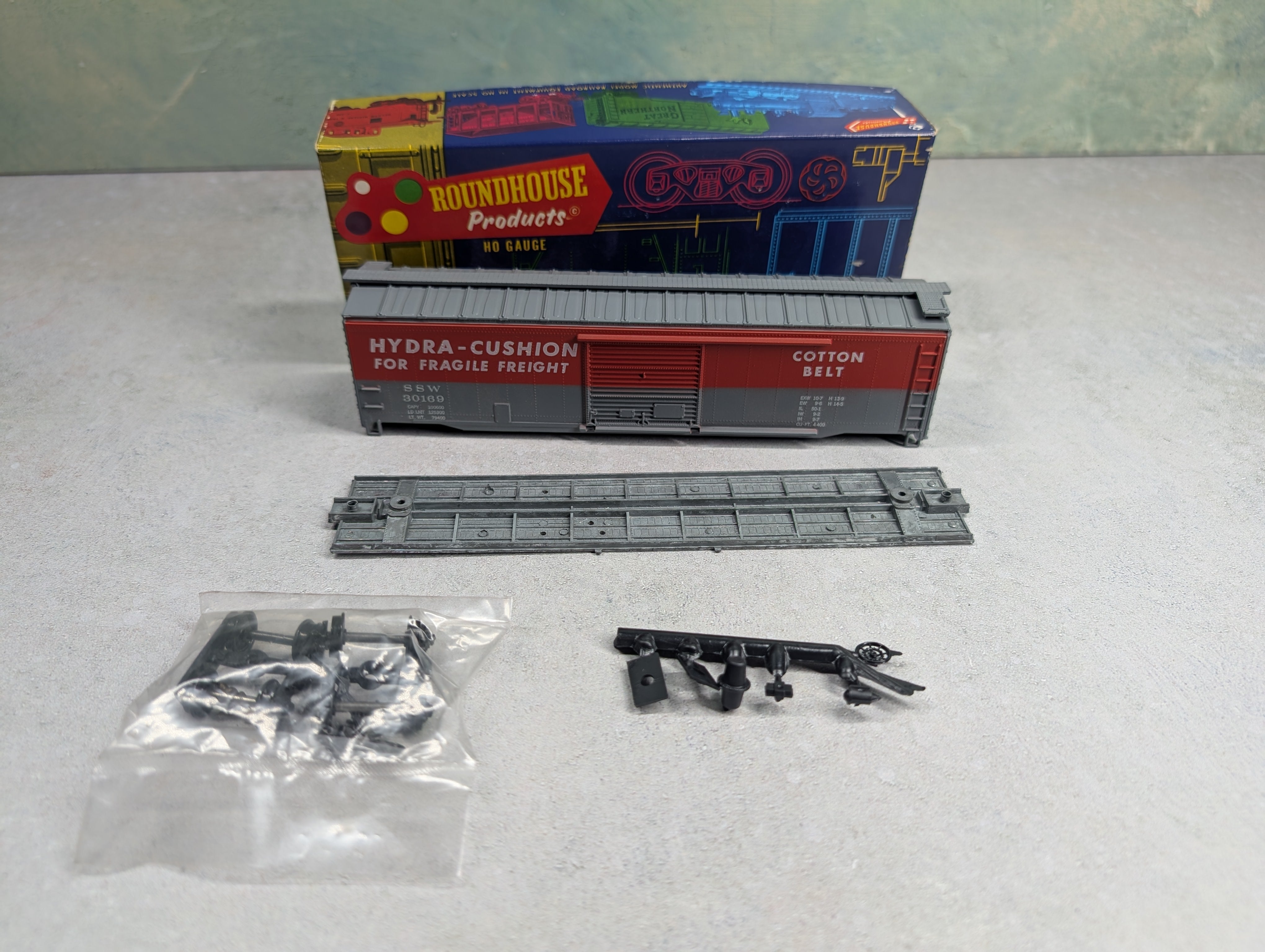 USED Roundhouse HO Scale 50' Box Car Cotton Belt SSW #30169 KIT