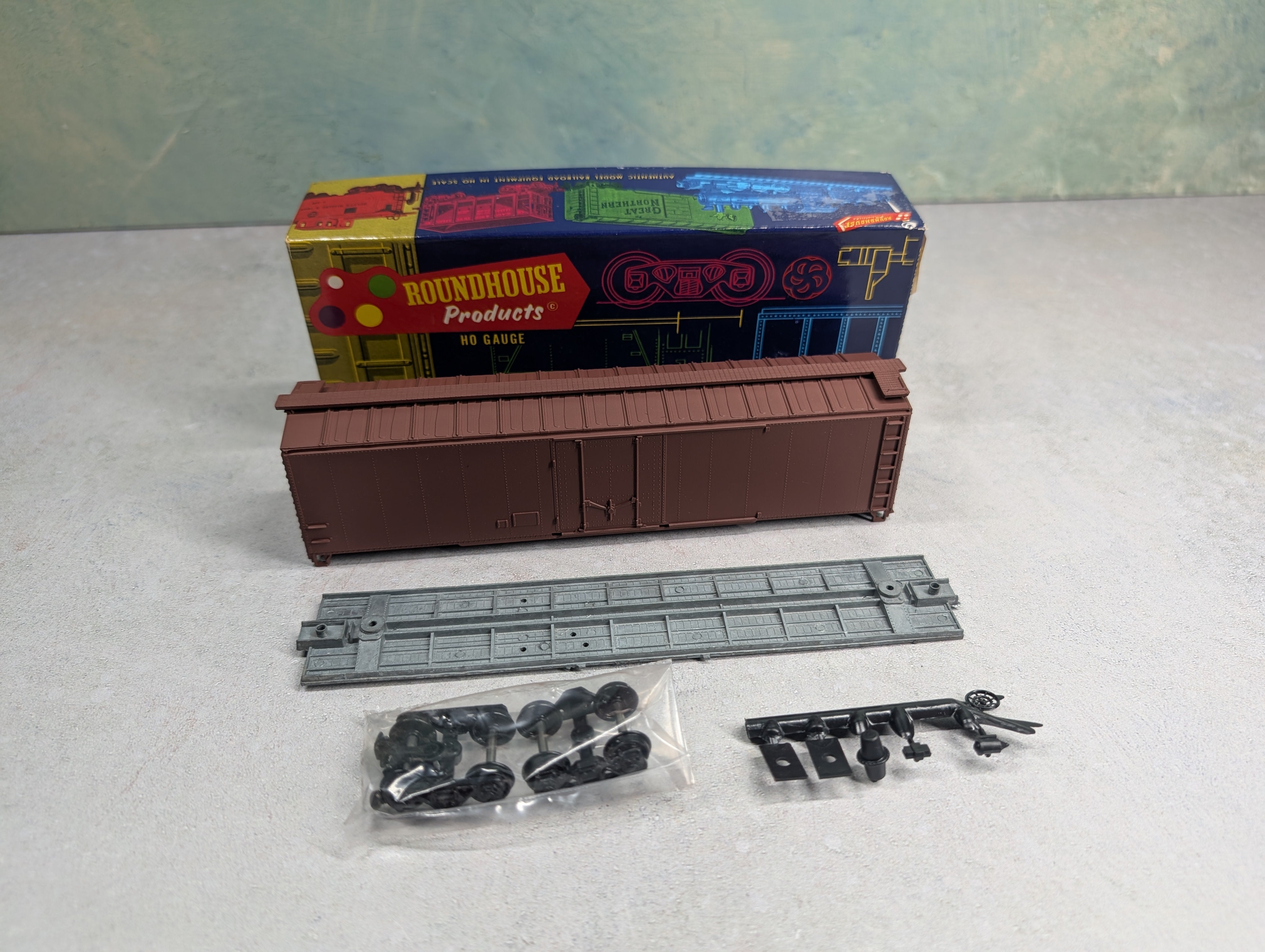 USED Roundhouse HO Scale 50' Box Car Undecorated KIT