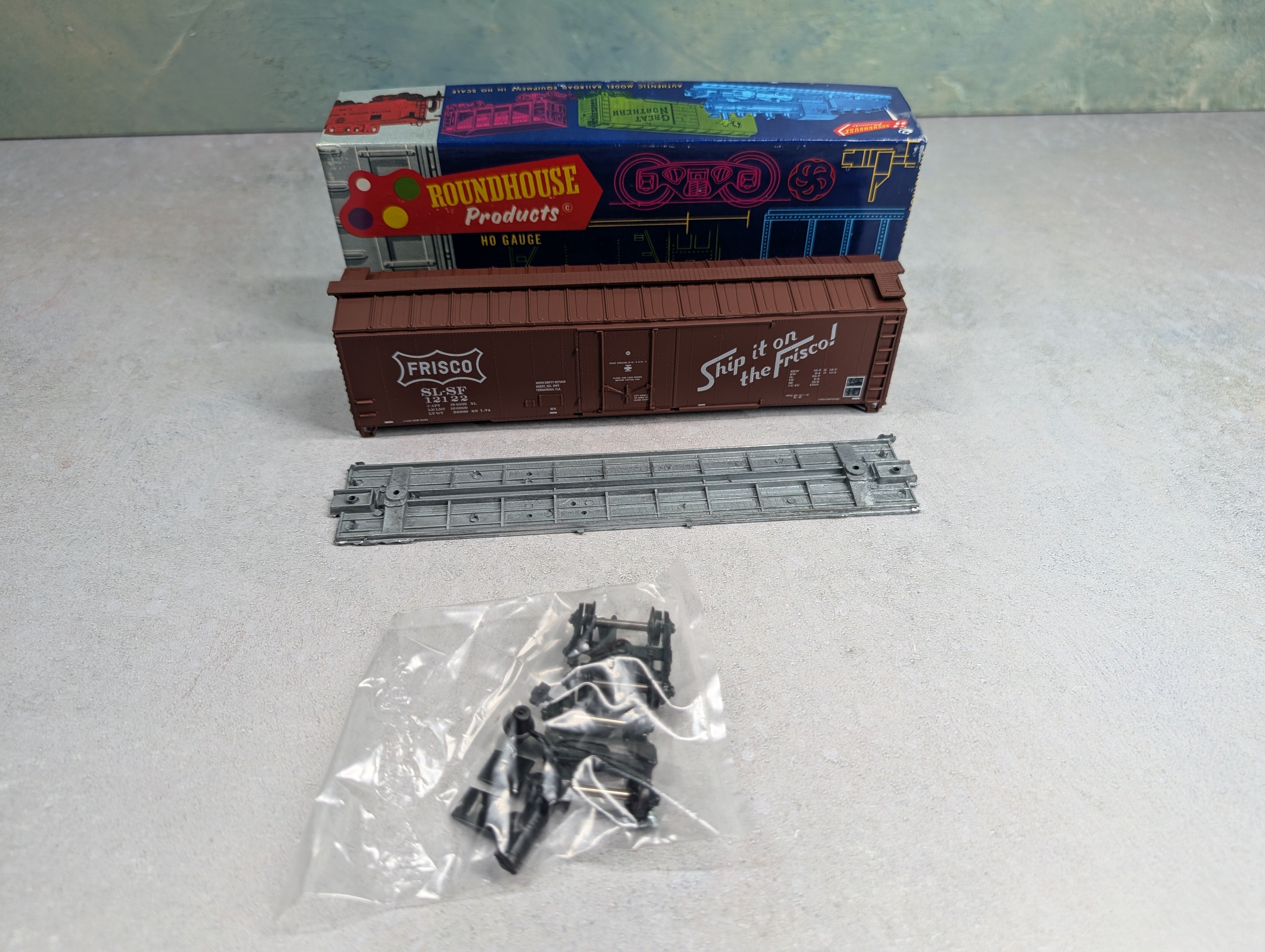 USED Roundhouse HO Scale 50' Box Car Frisco SLSF #12122 KIT
