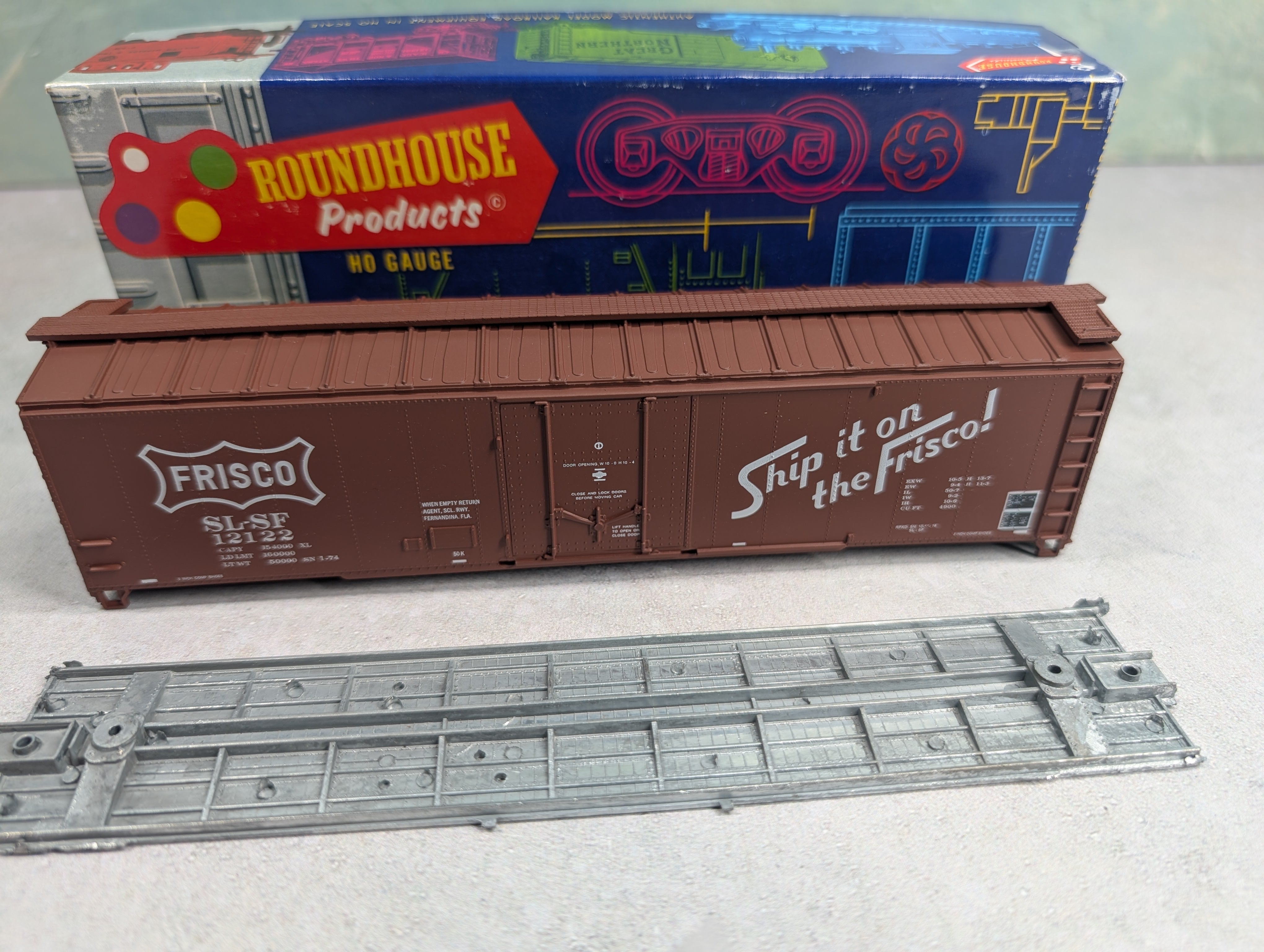 USED Roundhouse HO Scale 50' Box Car Frisco SLSF #12122 KIT