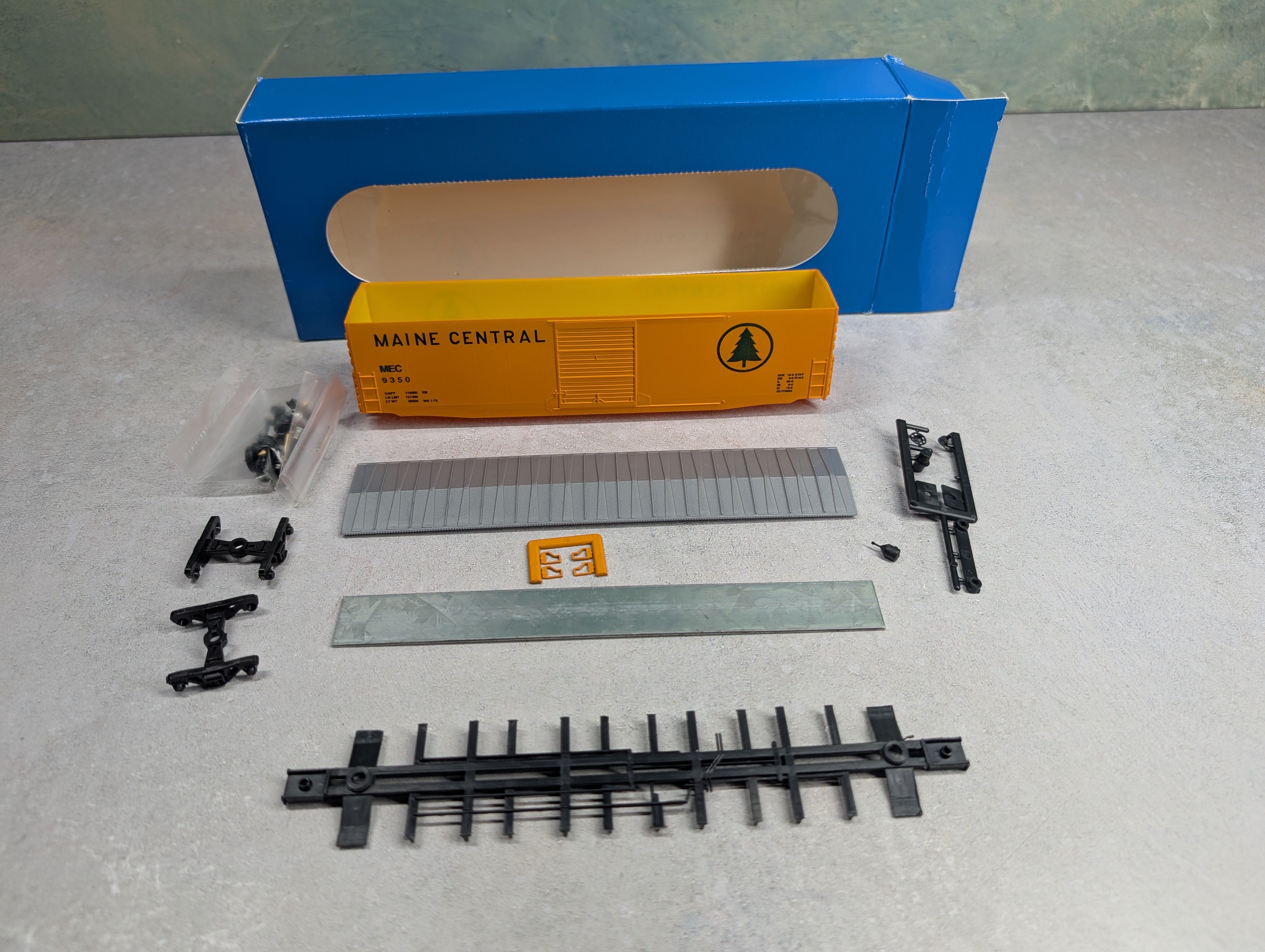 USED E&C Shops HO Scale 50' PS-1 Box Car Maine Central MEC #9350 KIT