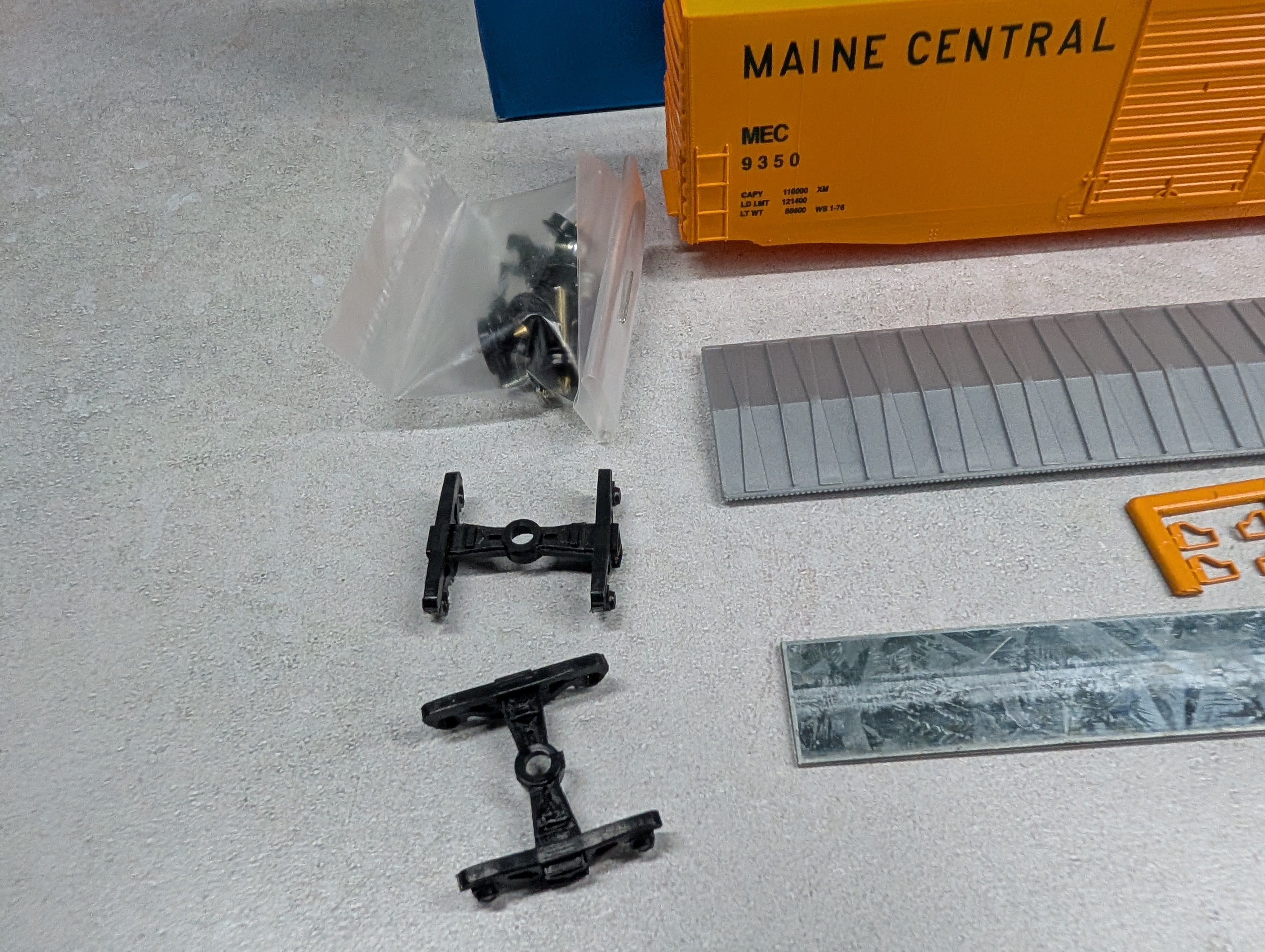 USED E&C Shops HO Scale 50' PS-1 Box Car Maine Central MEC #9350 KIT