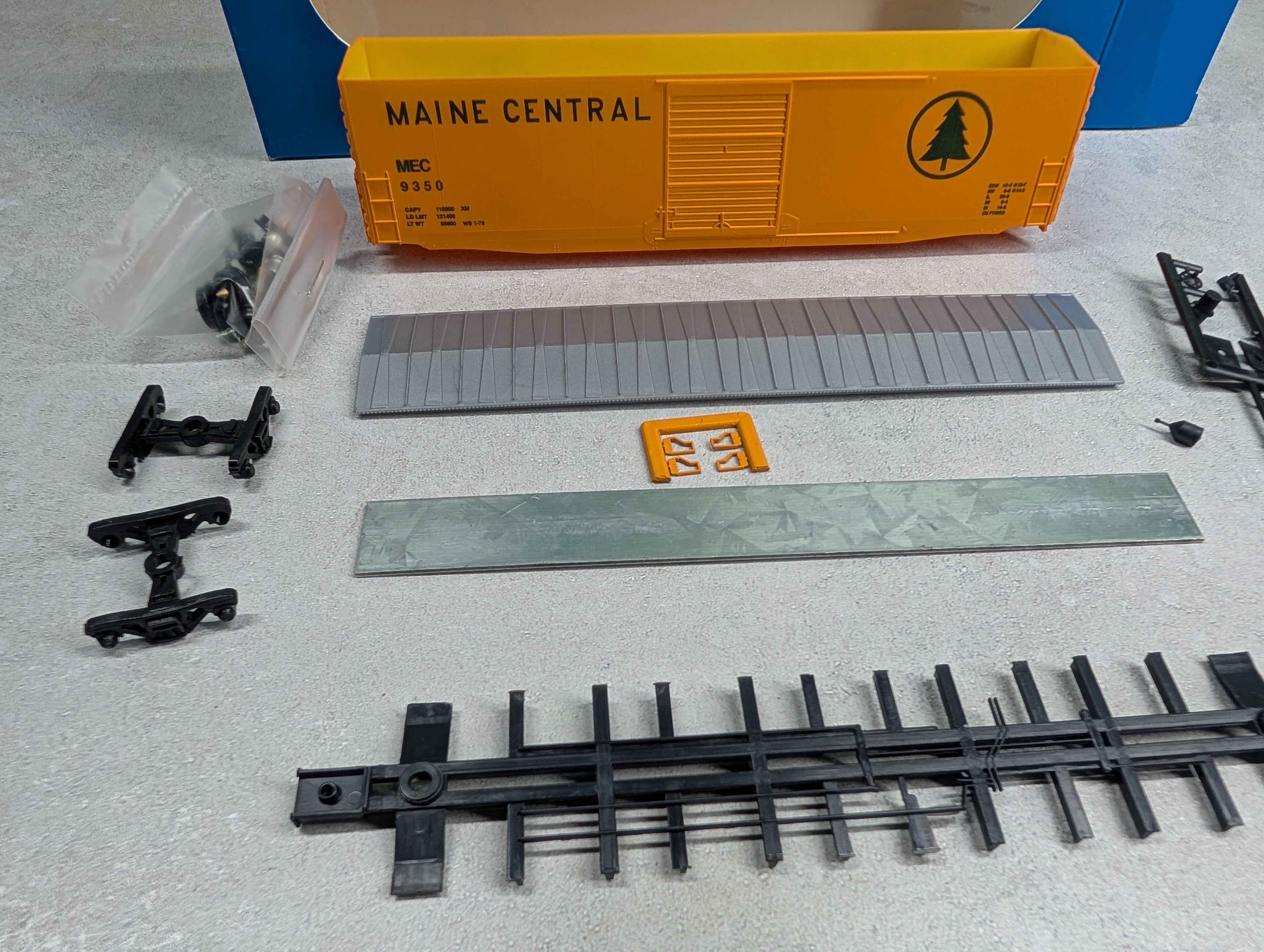 USED E&C Shops HO Scale 50' PS-1 Box Car Maine Central MEC #9350 KIT