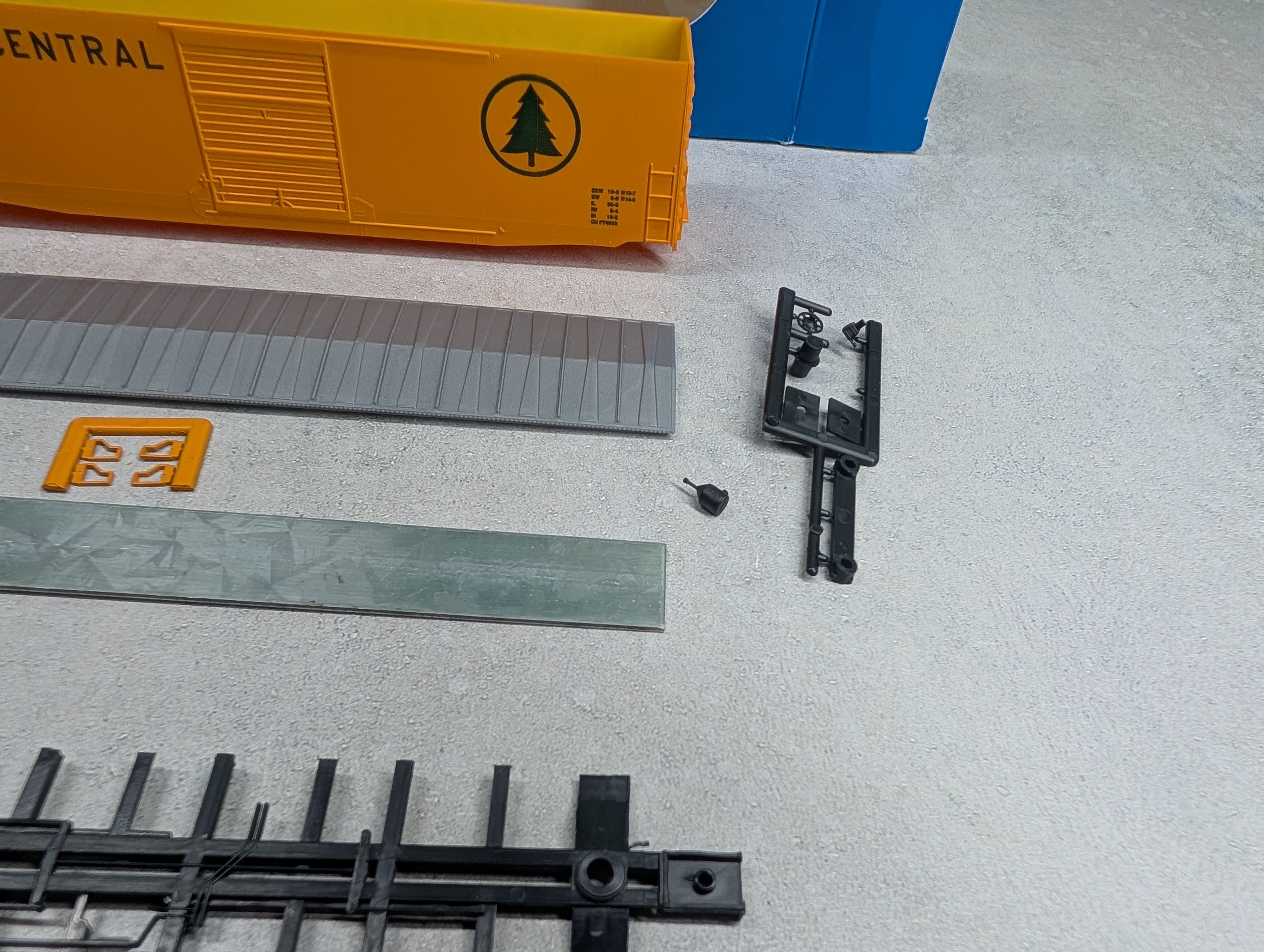 USED E&C Shops HO Scale 50' PS-1 Box Car Maine Central MEC #9350 KIT