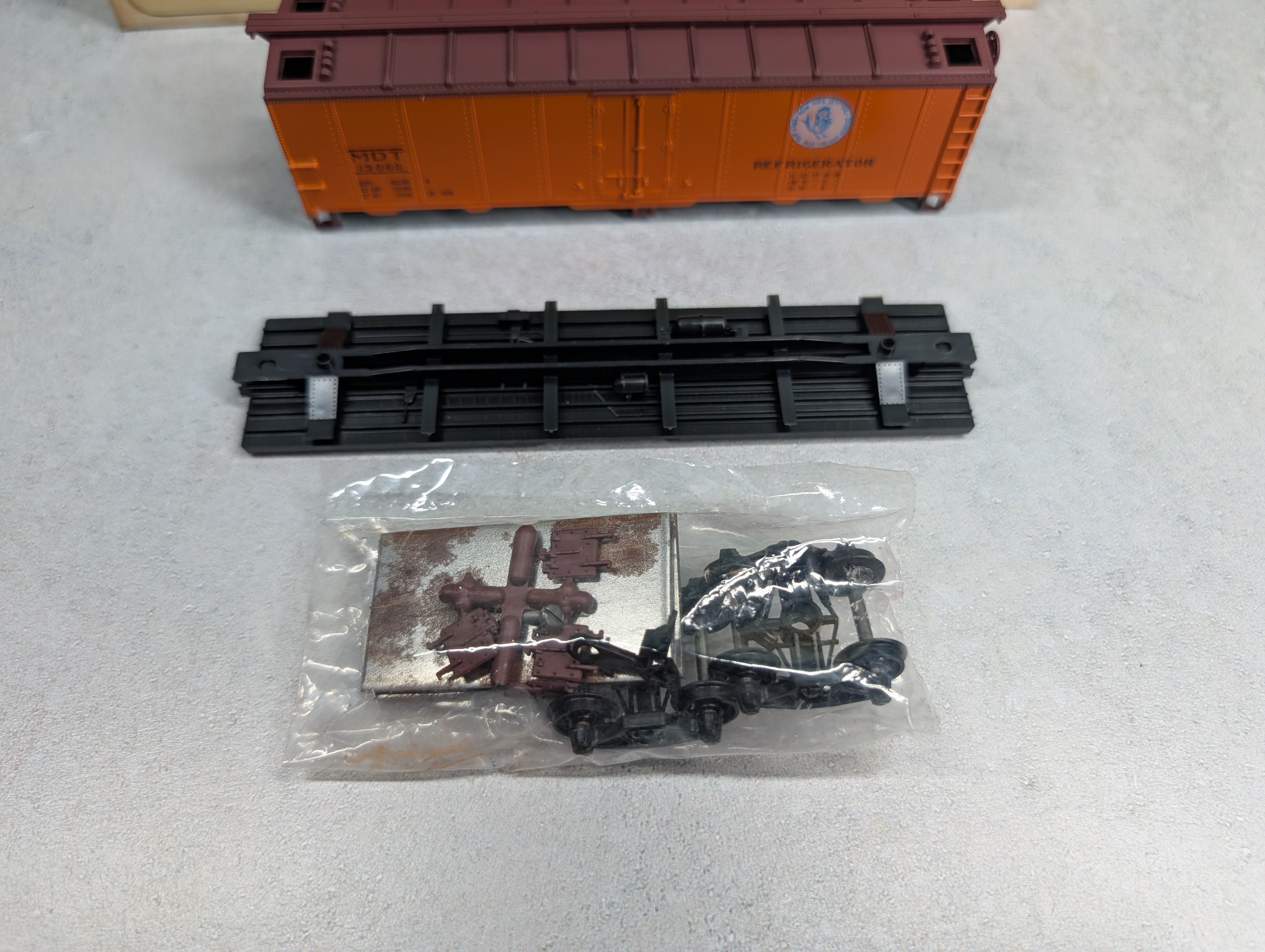 USED TRAIN MINIATURE 2353 HO Scale Steel Refrigerator Car New York Central MDT #13060 KIT