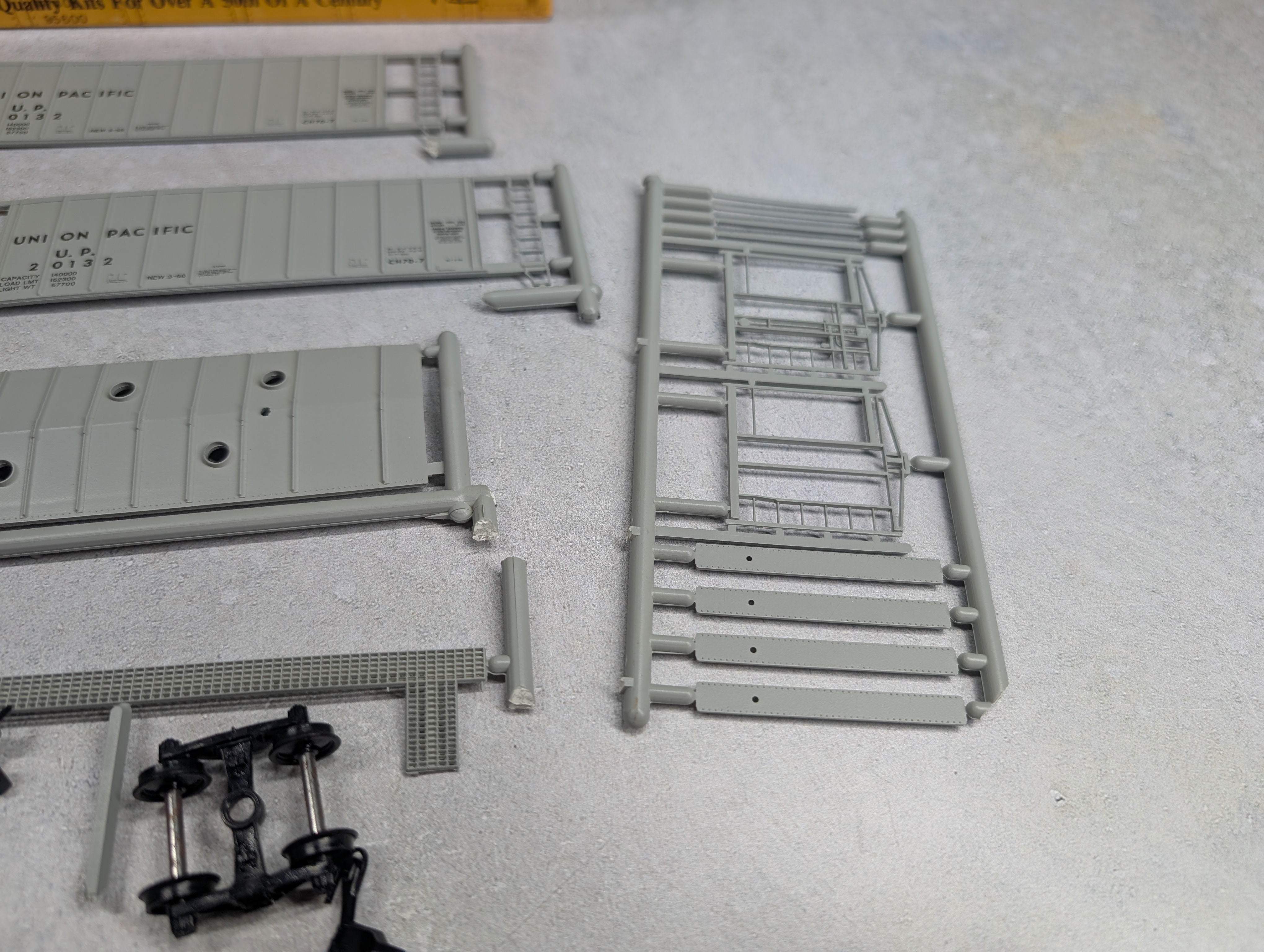 USED E&B Valley HO Scale Airslide Covered Hopper Union Pacific UP #20132 KIT