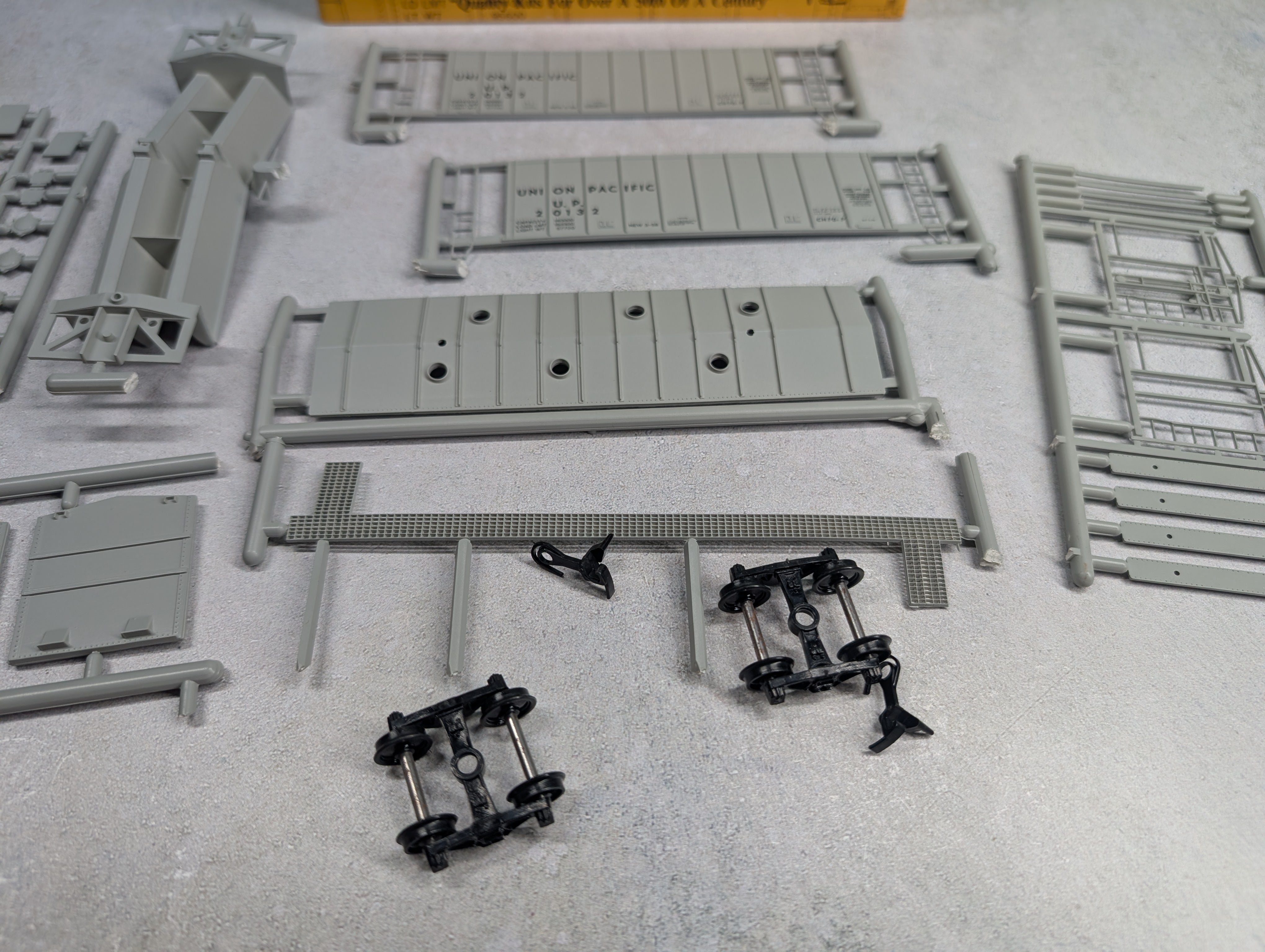 USED E&B Valley HO Scale Airslide Covered Hopper Union Pacific UP #20132 KIT