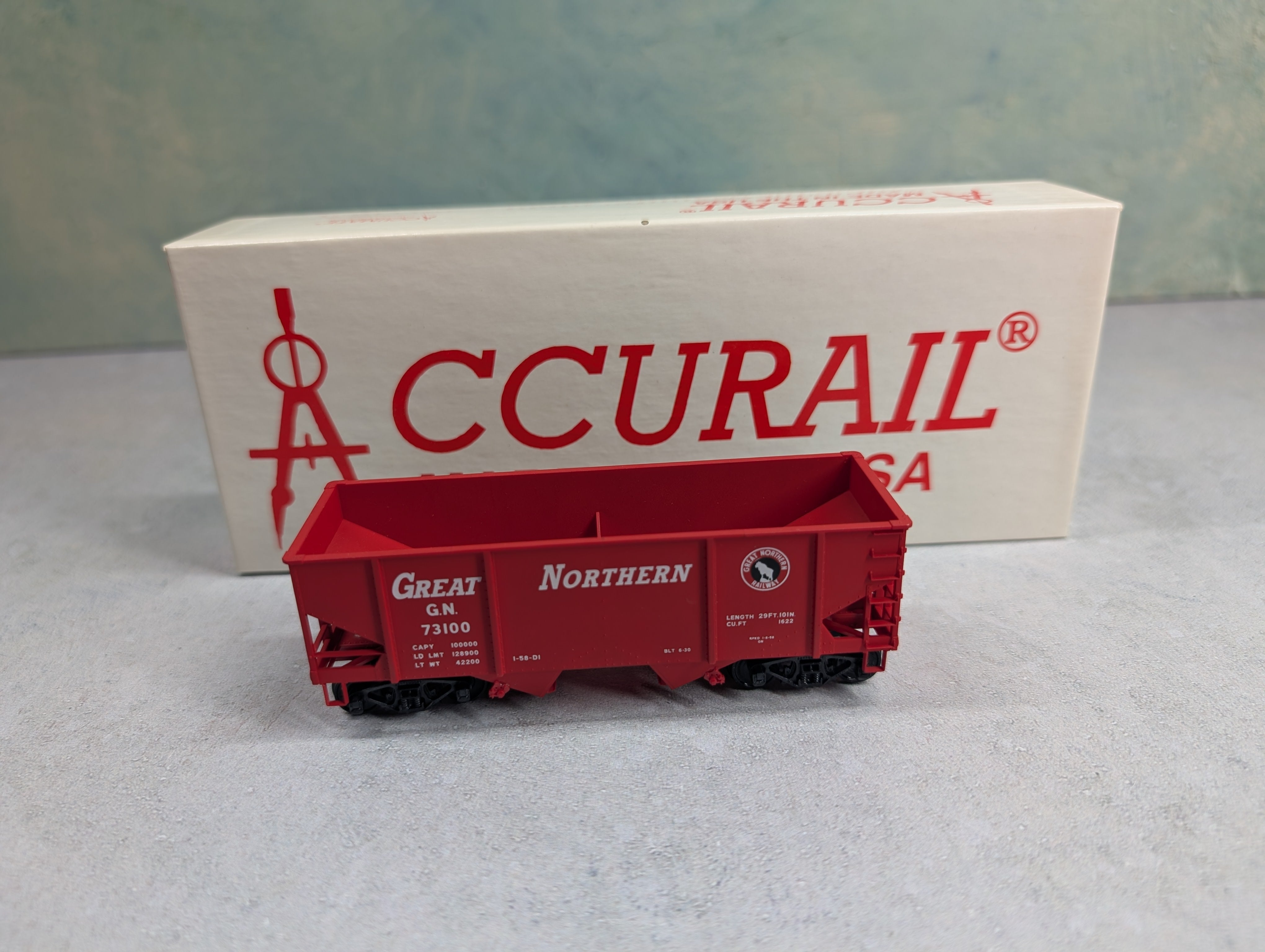 USED Accurail 2302 HO Scale Canton Twin Hopper Great Northern GN #73100