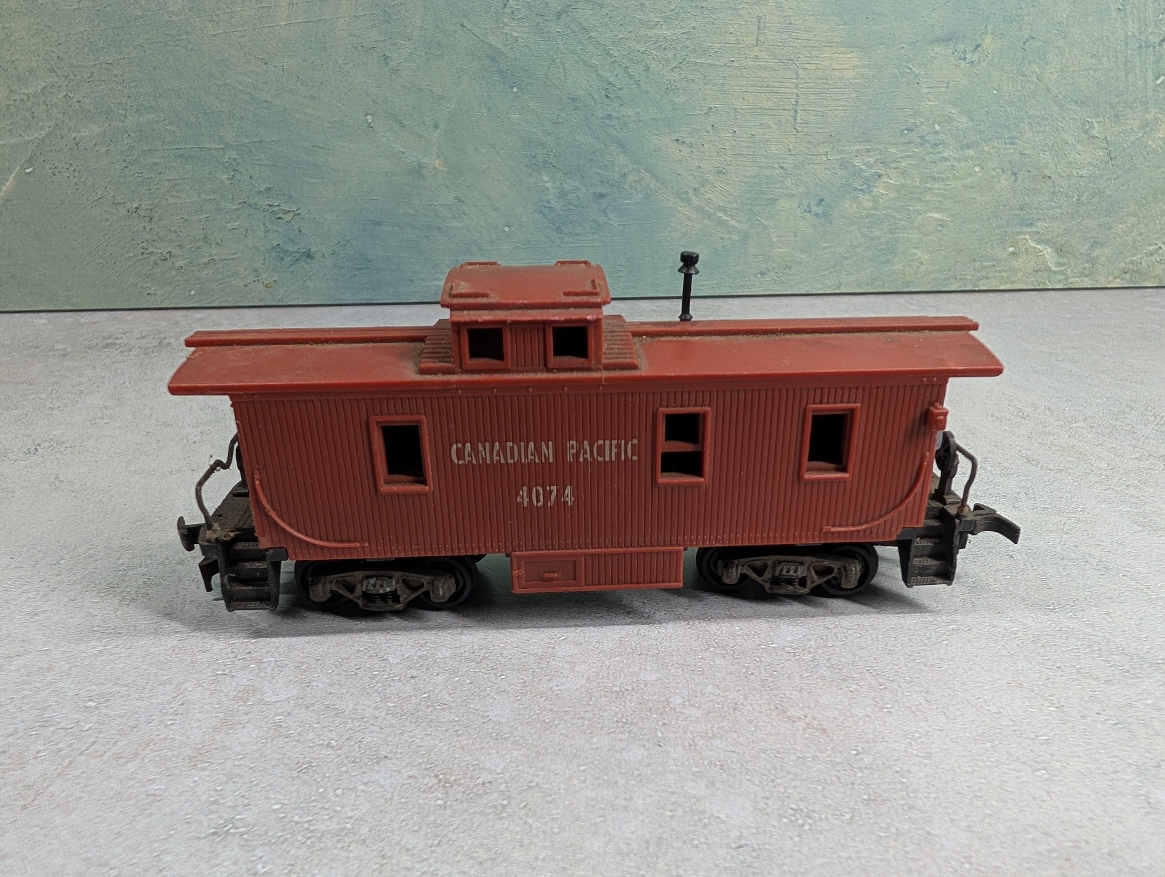 USED Revell HO Scale Caboose Canadian Pacific 4074