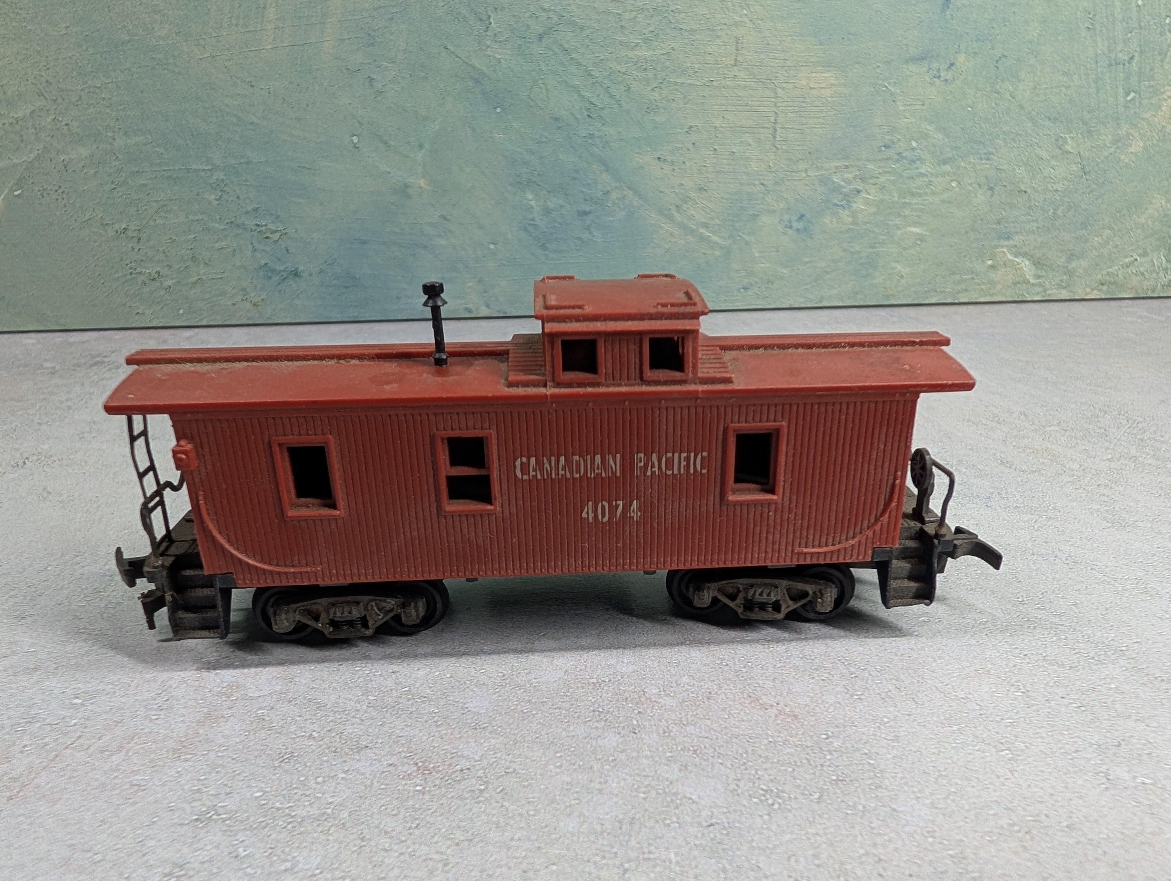 USED Revell HO Scale Caboose Canadian Pacific 4074