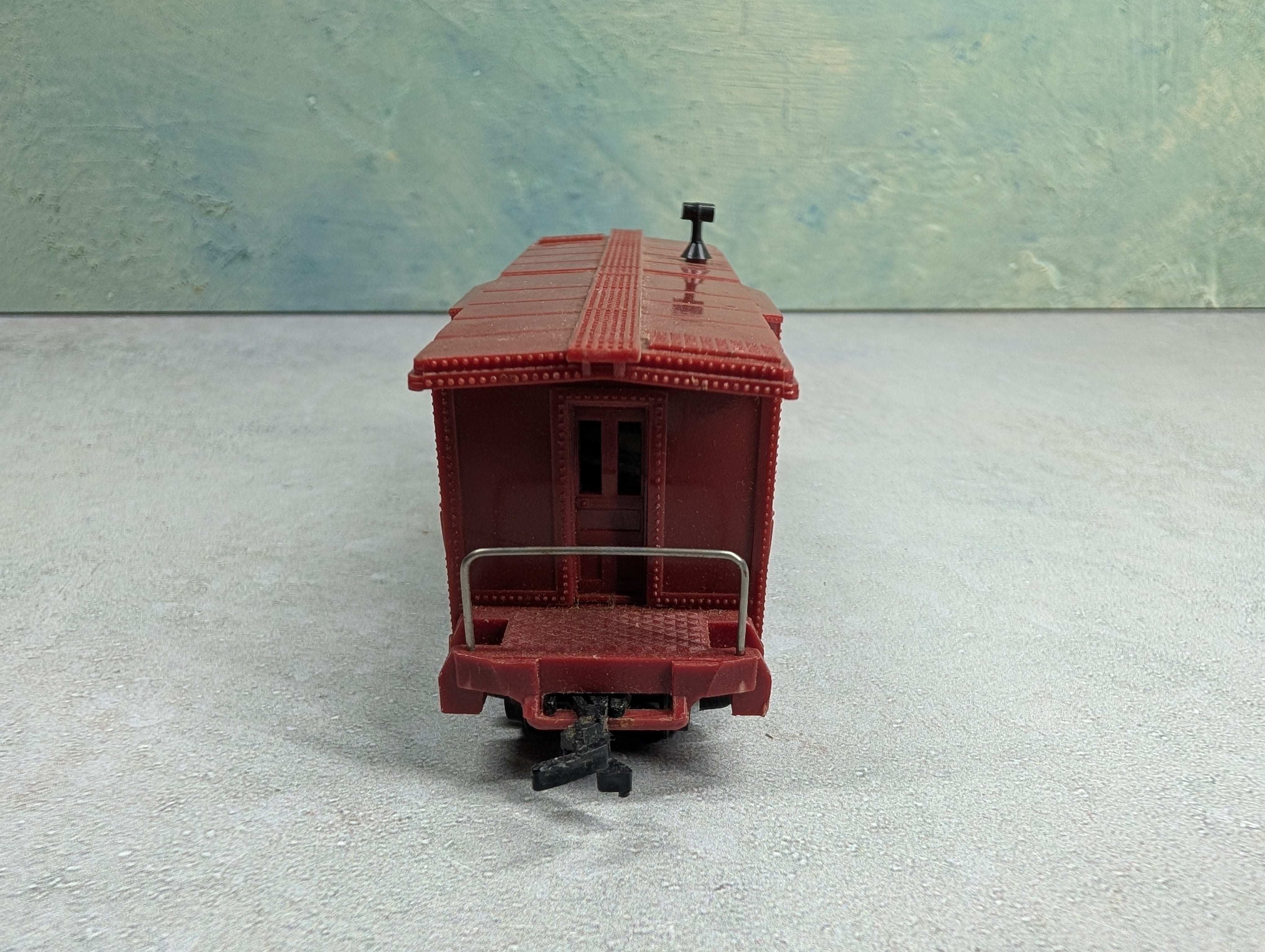 USED MARX HO Scale Bay Window Caboose Santa Fe #2228 Radio Equipped