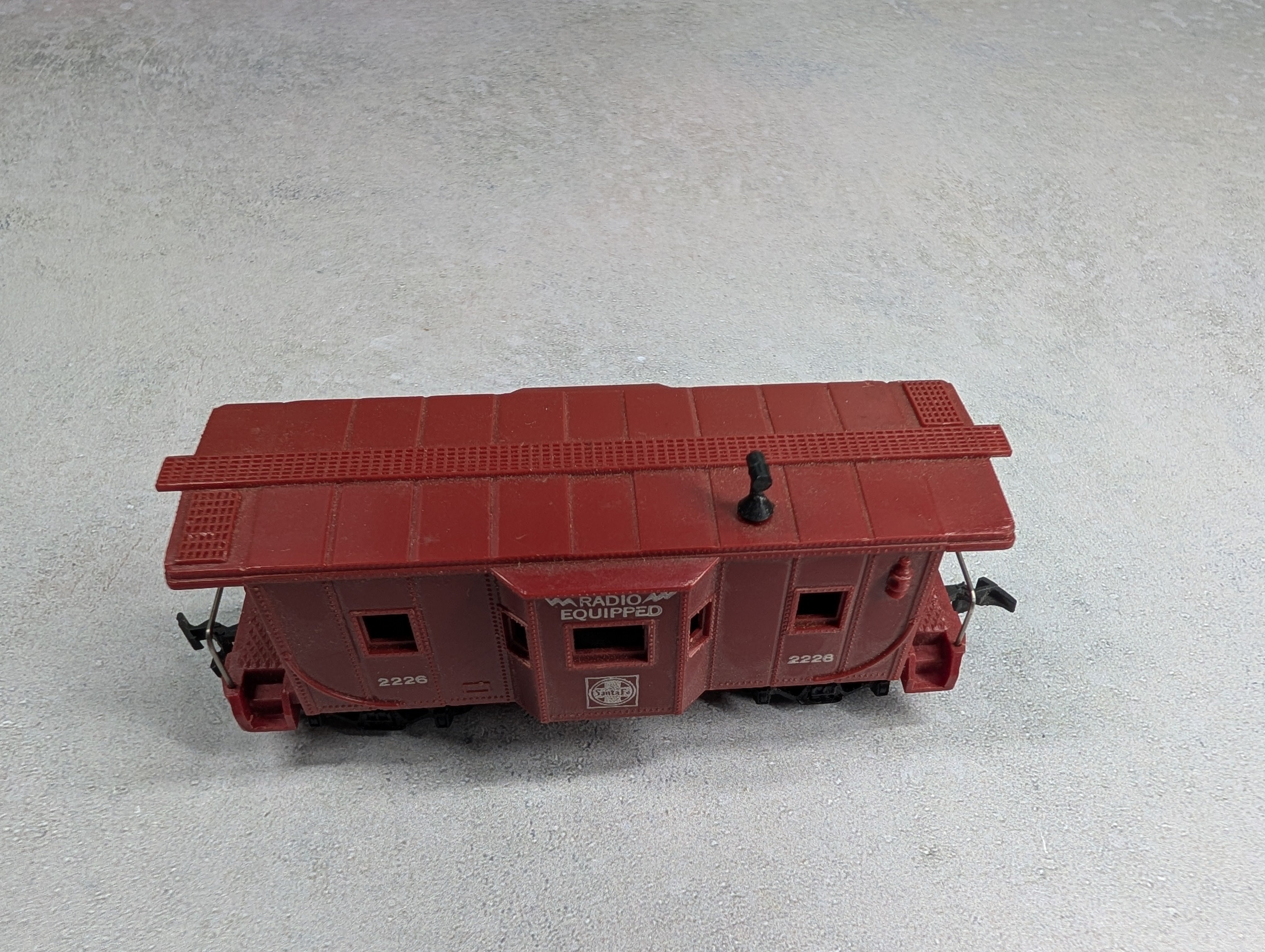 USED MARX HO Scale Bay Window Caboose Santa Fe #2228 Radio Equipped