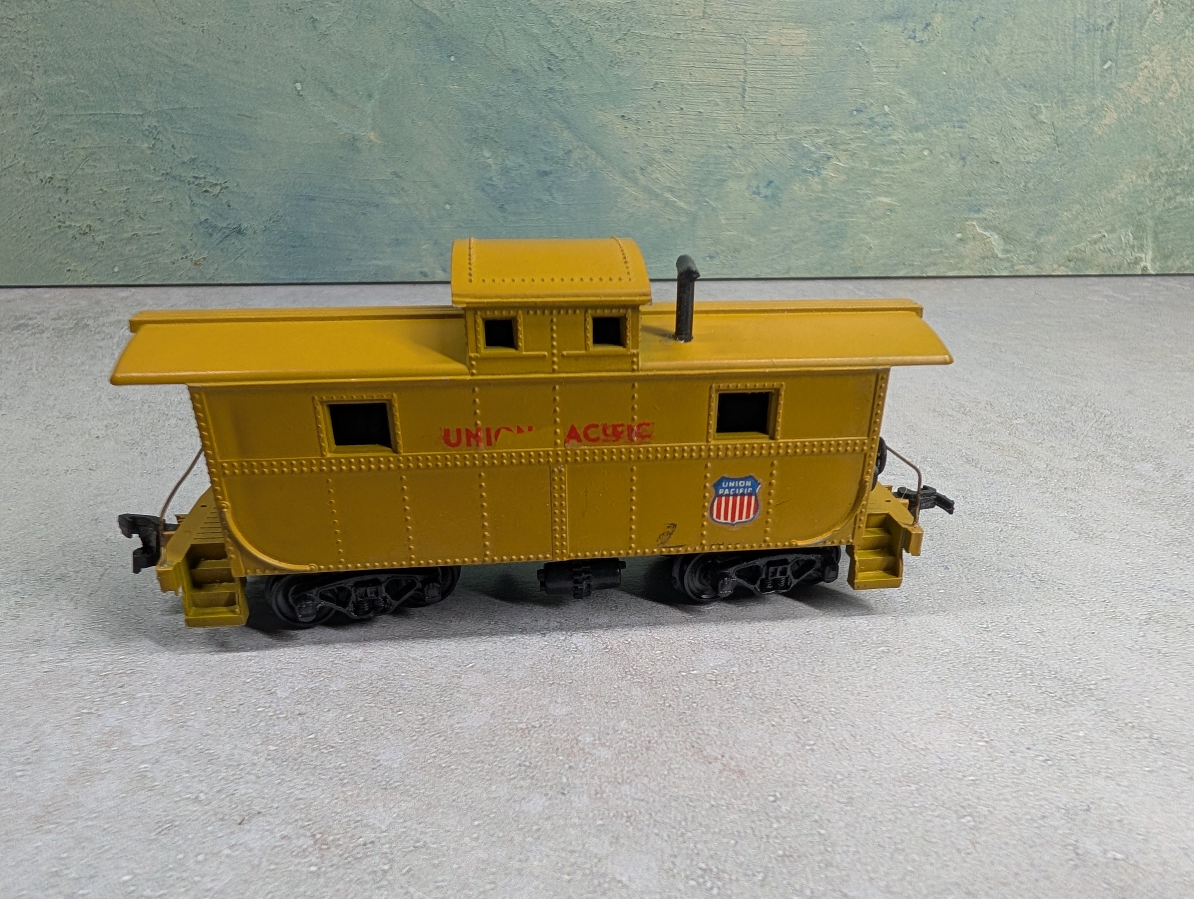 USED Hobbyline HO Scale Caboose Union Pacific UP Decal