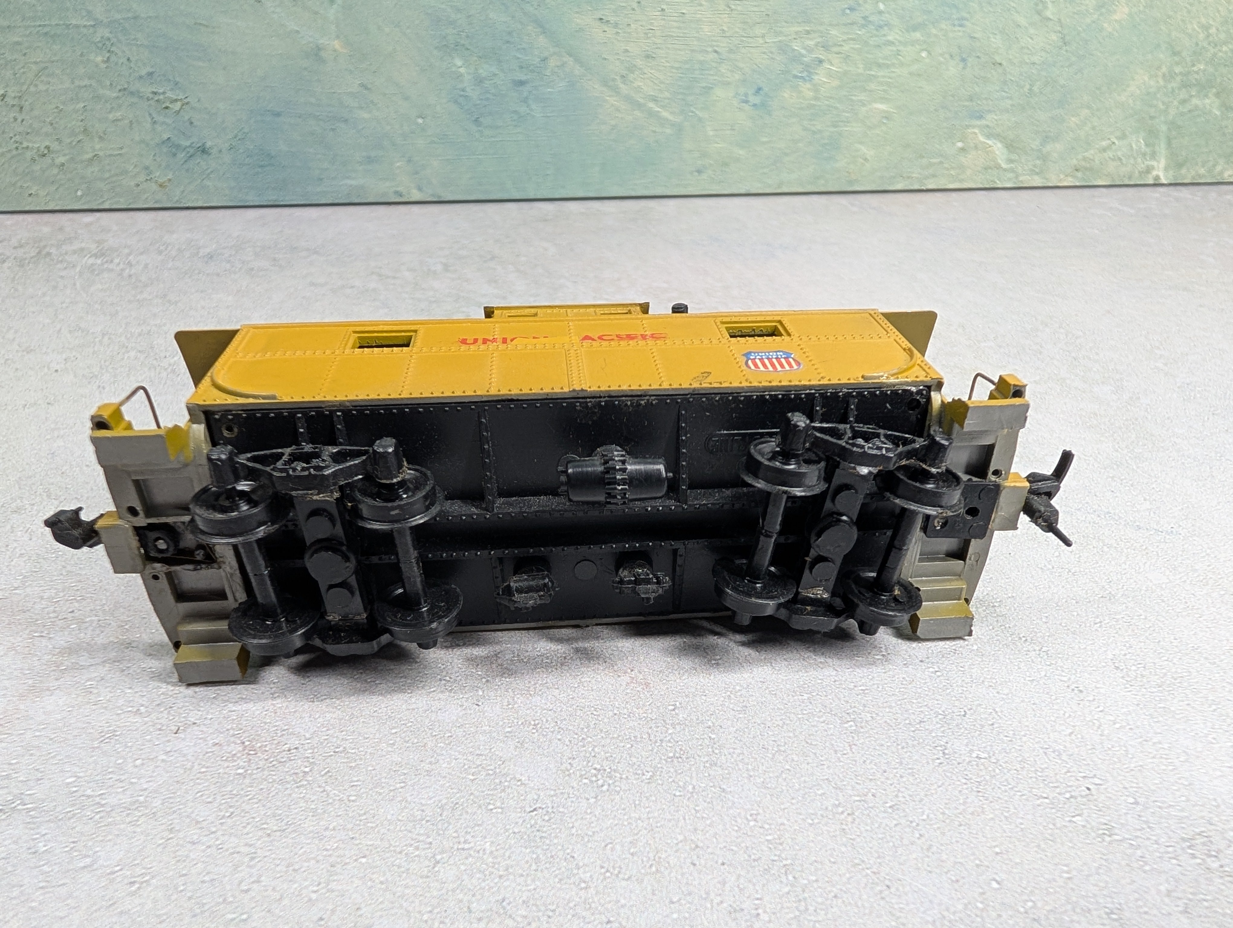 USED Hobbyline HO Scale Caboose Union Pacific UP Decal