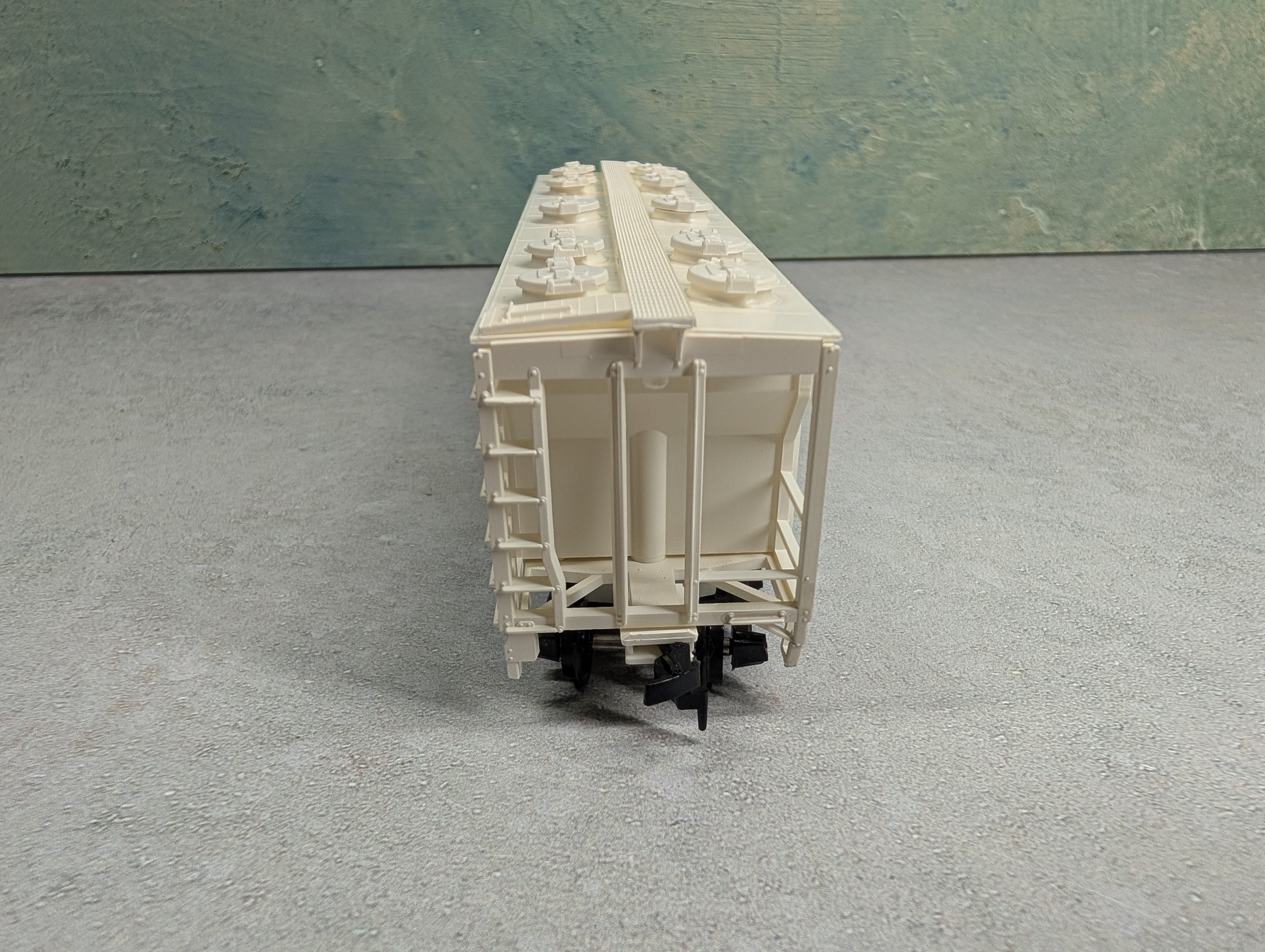 USED HO Scale Covered Hopper Lehigh Valley LV #51023