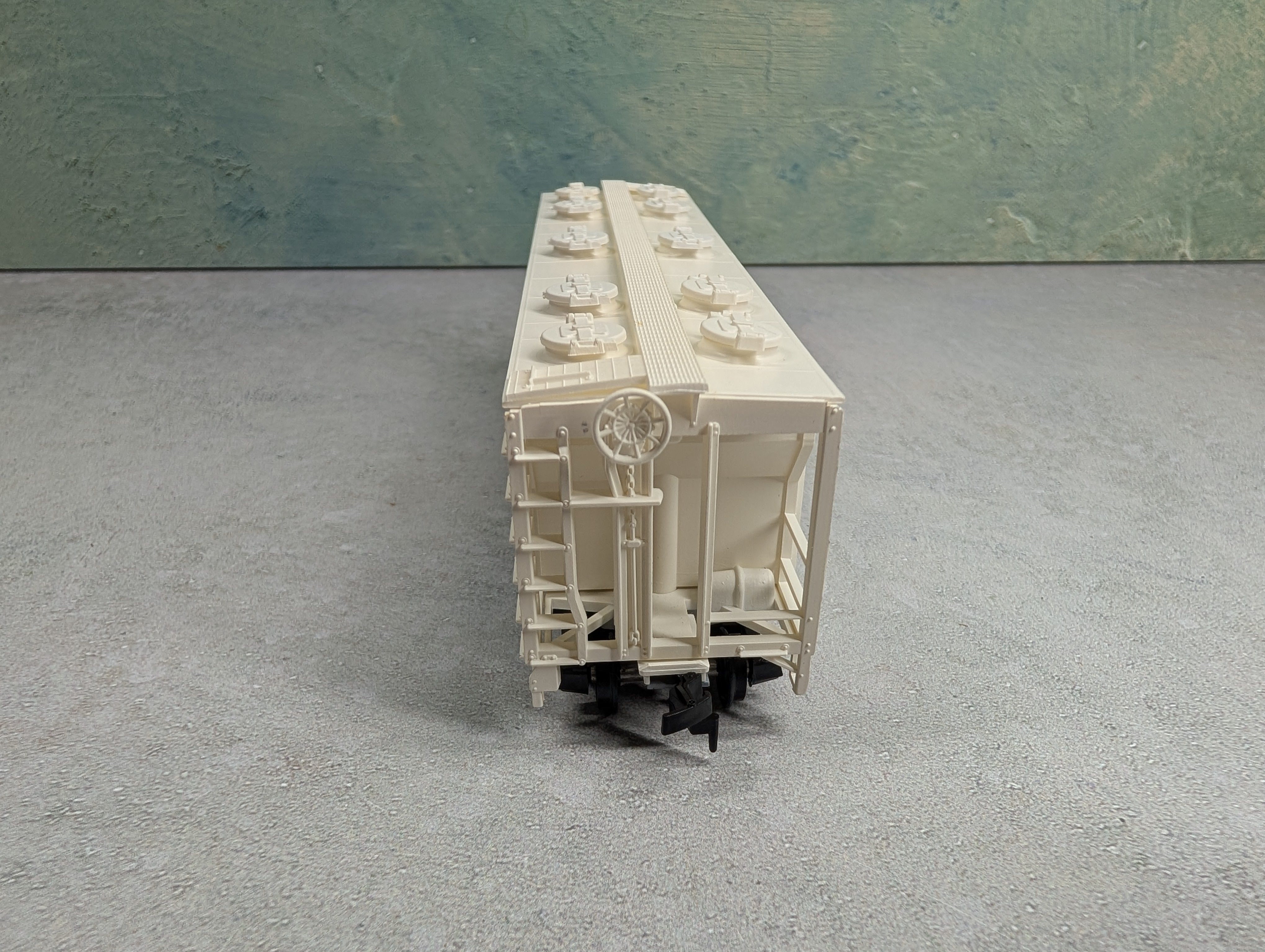 USED HO Scale Covered Hopper Lehigh Valley LV #51023