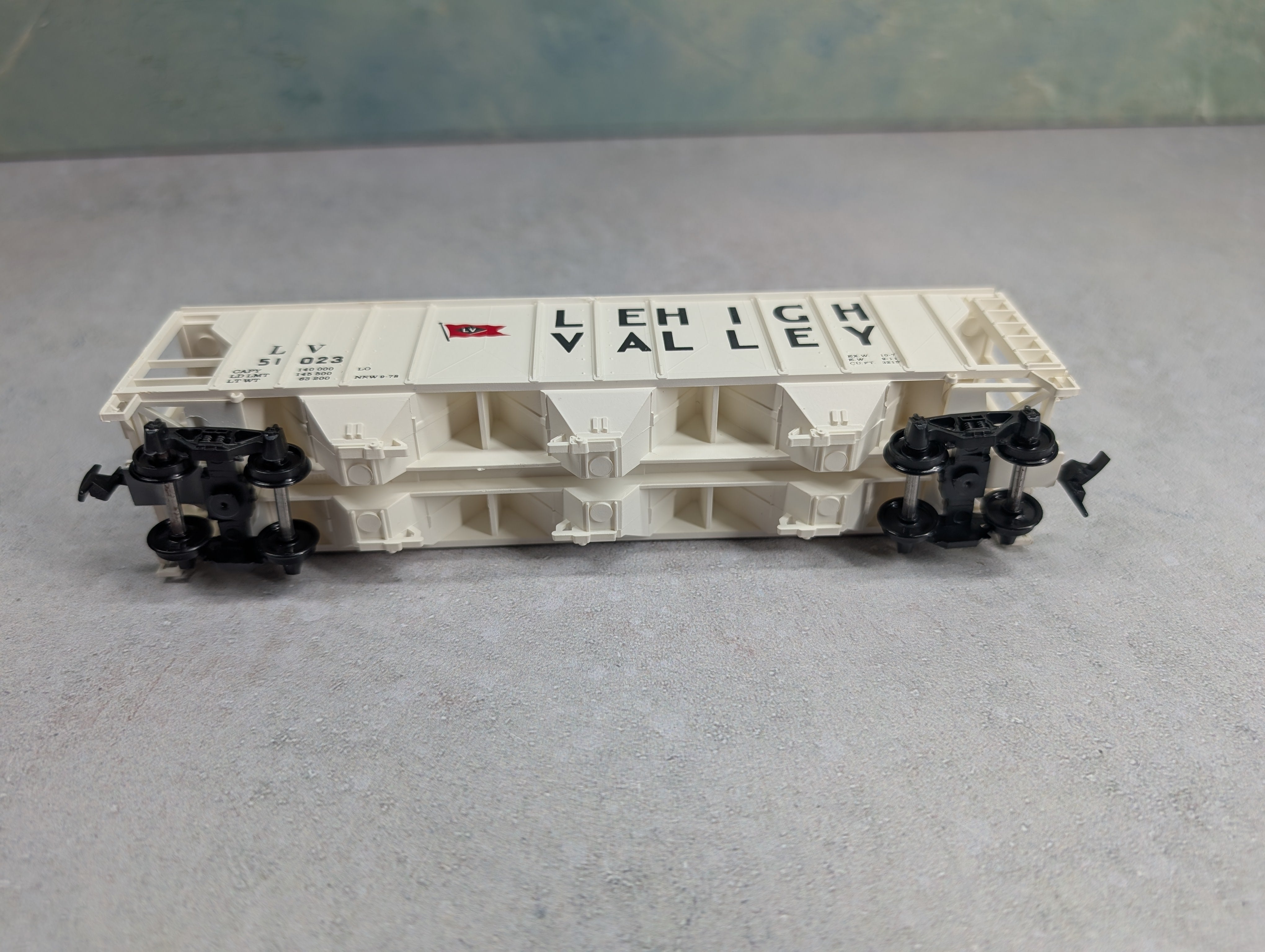 USED HO Scale Covered Hopper Lehigh Valley LV #51023