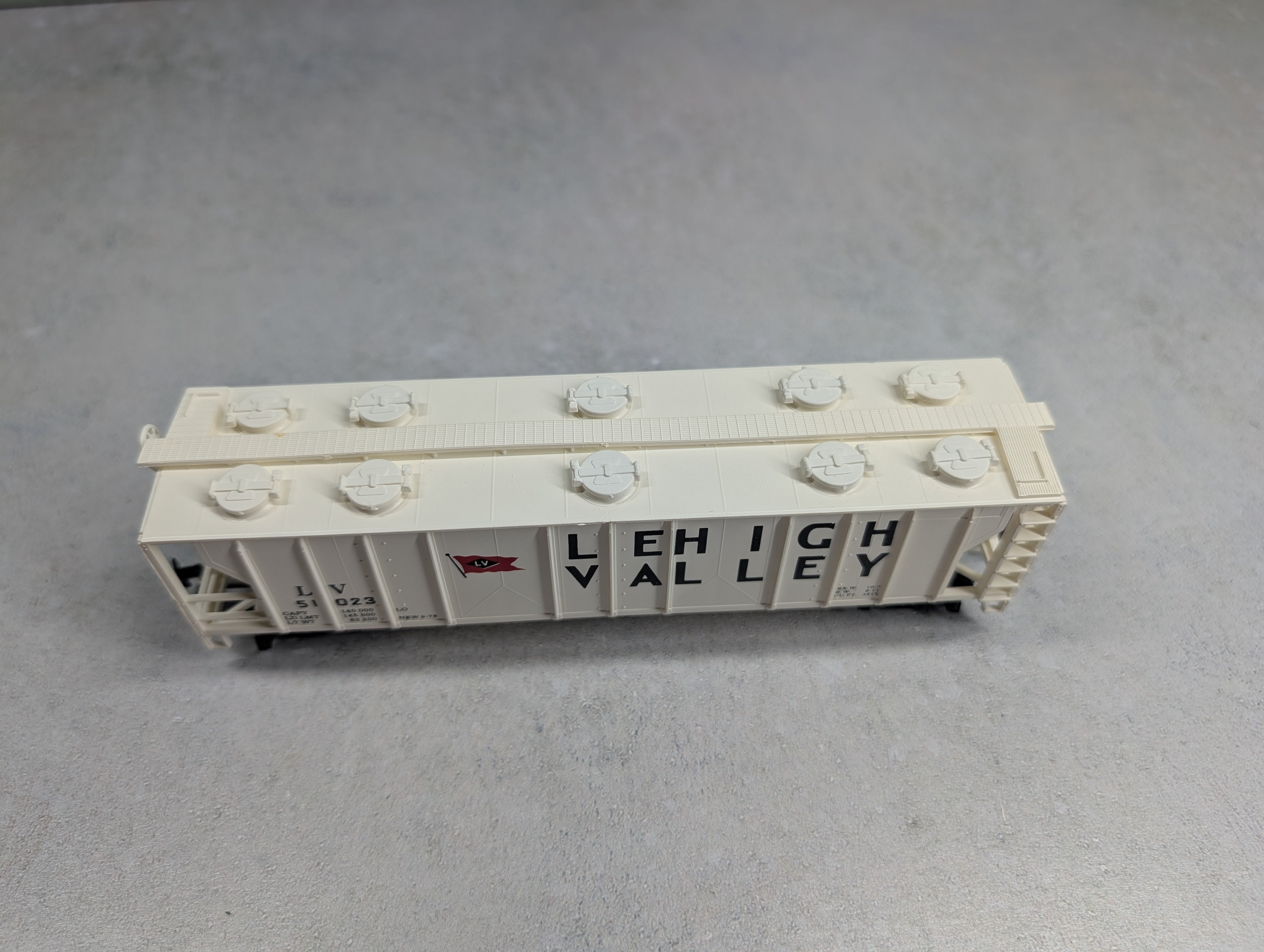 USED HO Scale Covered Hopper Lehigh Valley LV #51023