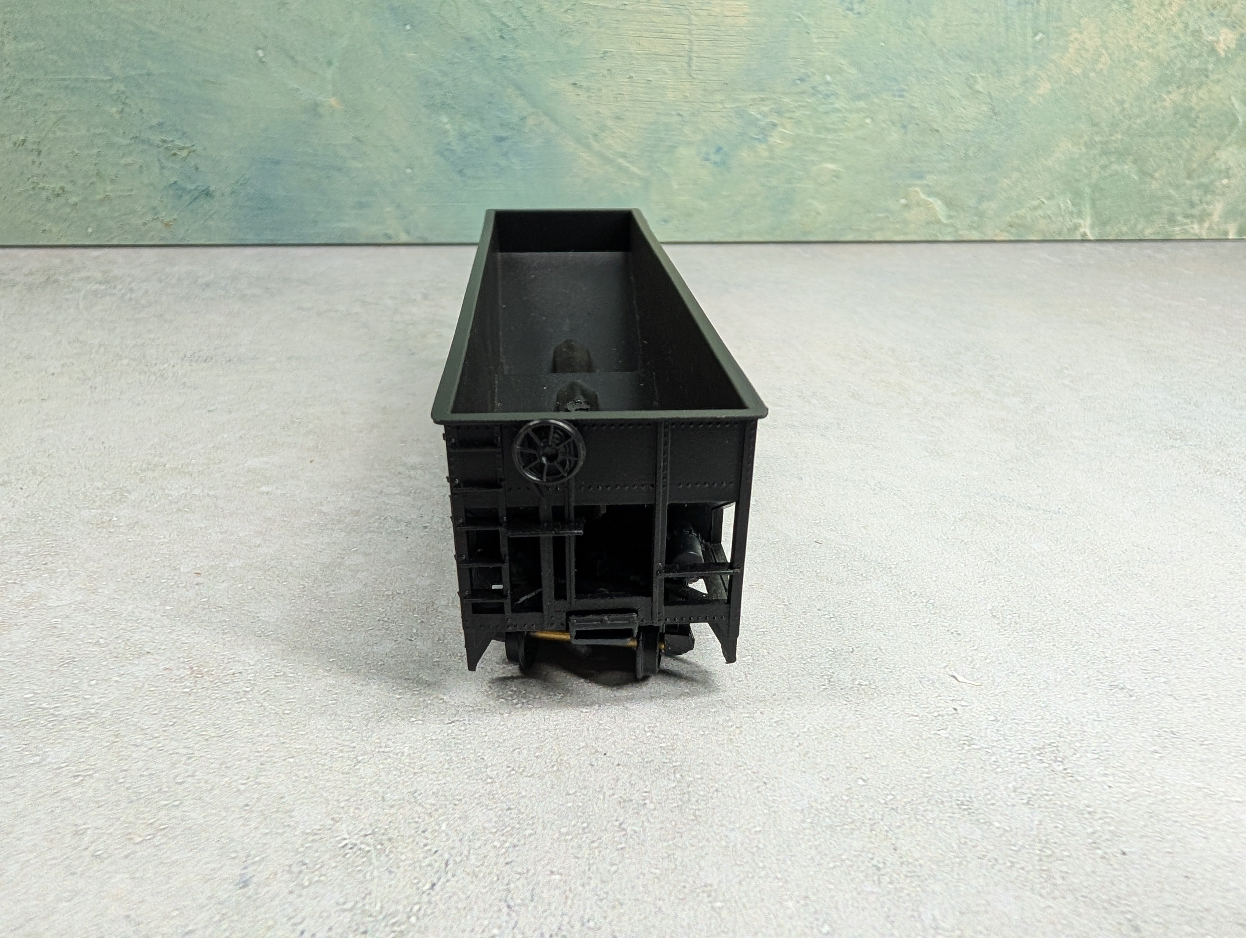 USED Roundhouse HO Scale 3 Bay Offset Offer Erie #38191