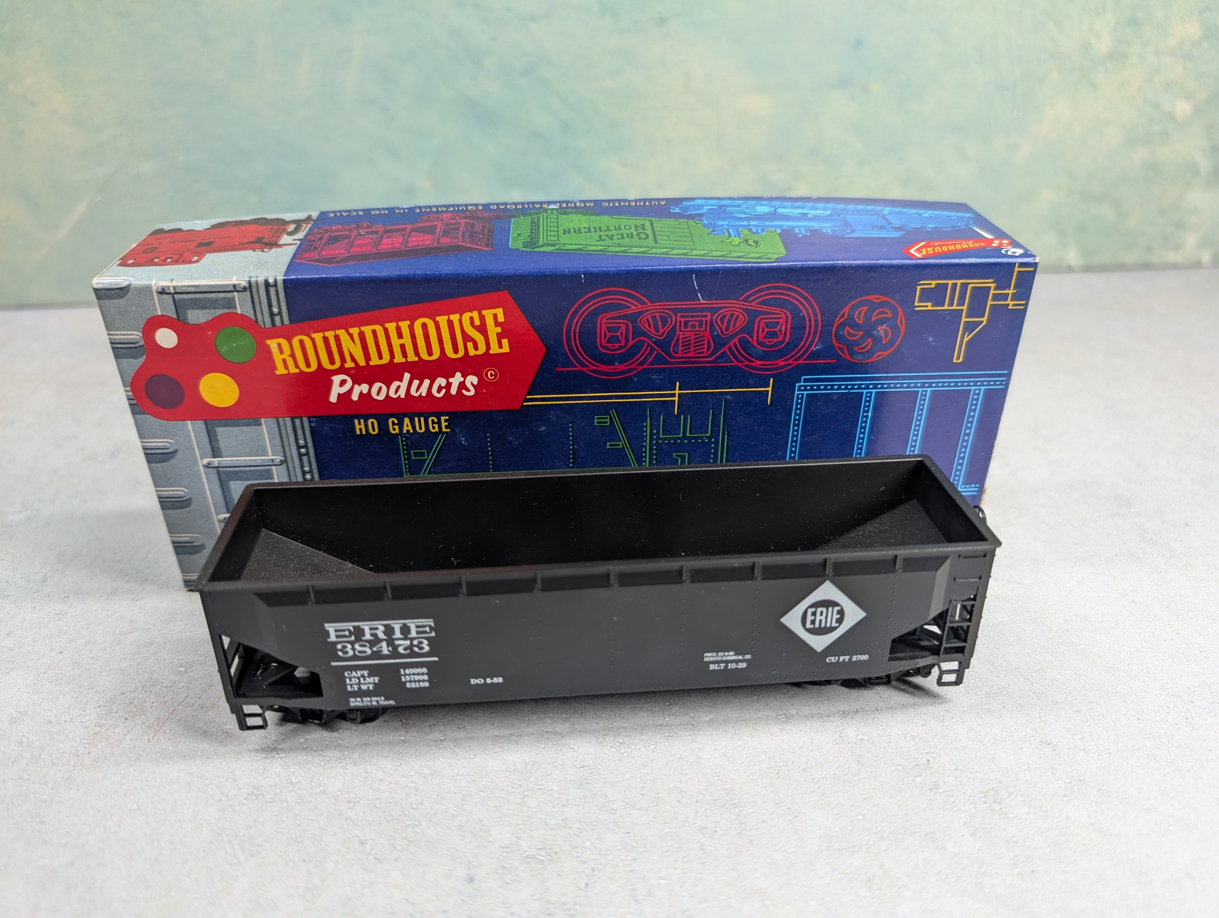 USED Roundhouse HO Scale 3 Bay Offset Offer Erie #38473