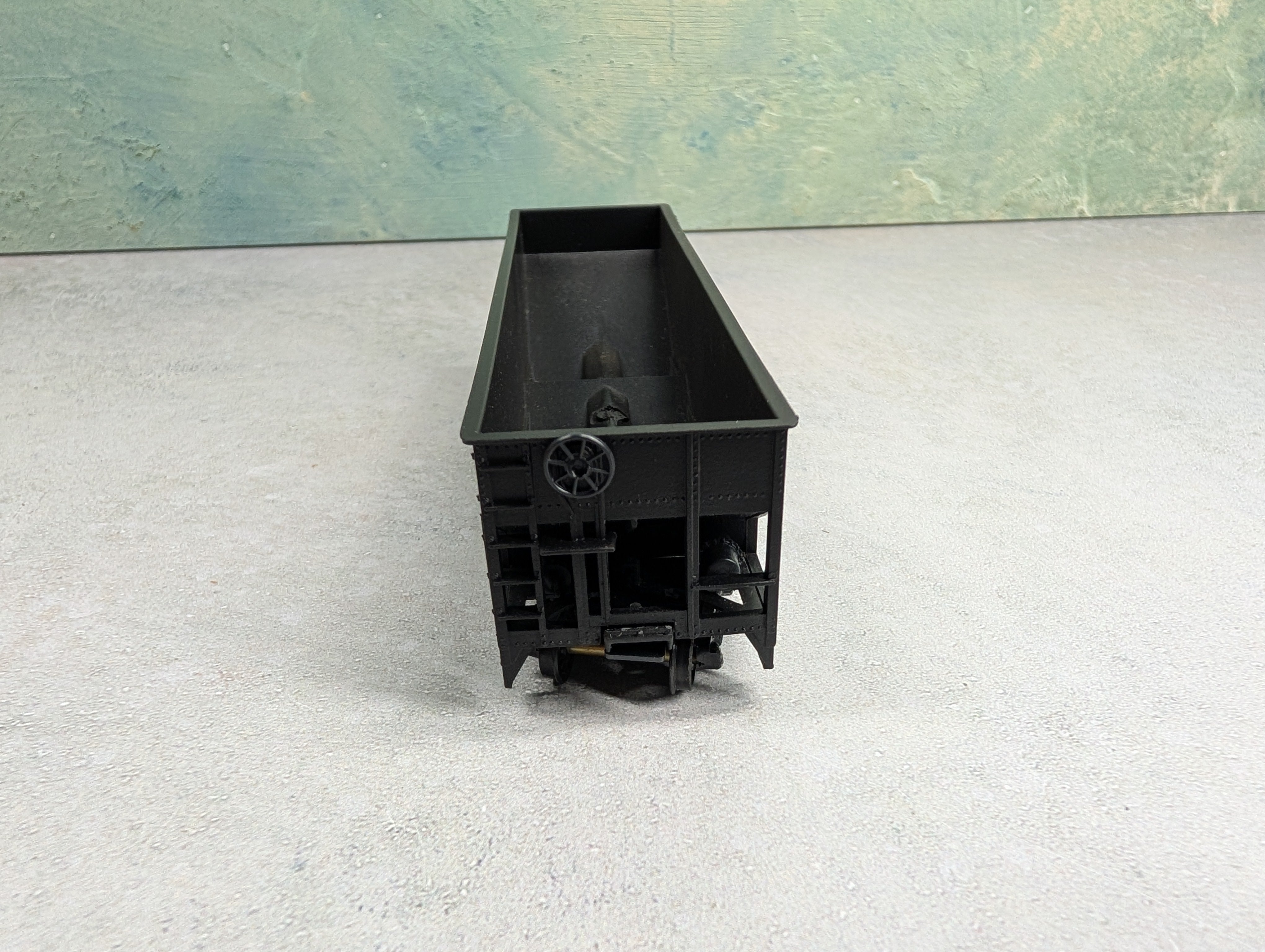 USED Roundhouse HO Scale 3 Bay Offset Offer Erie #38473