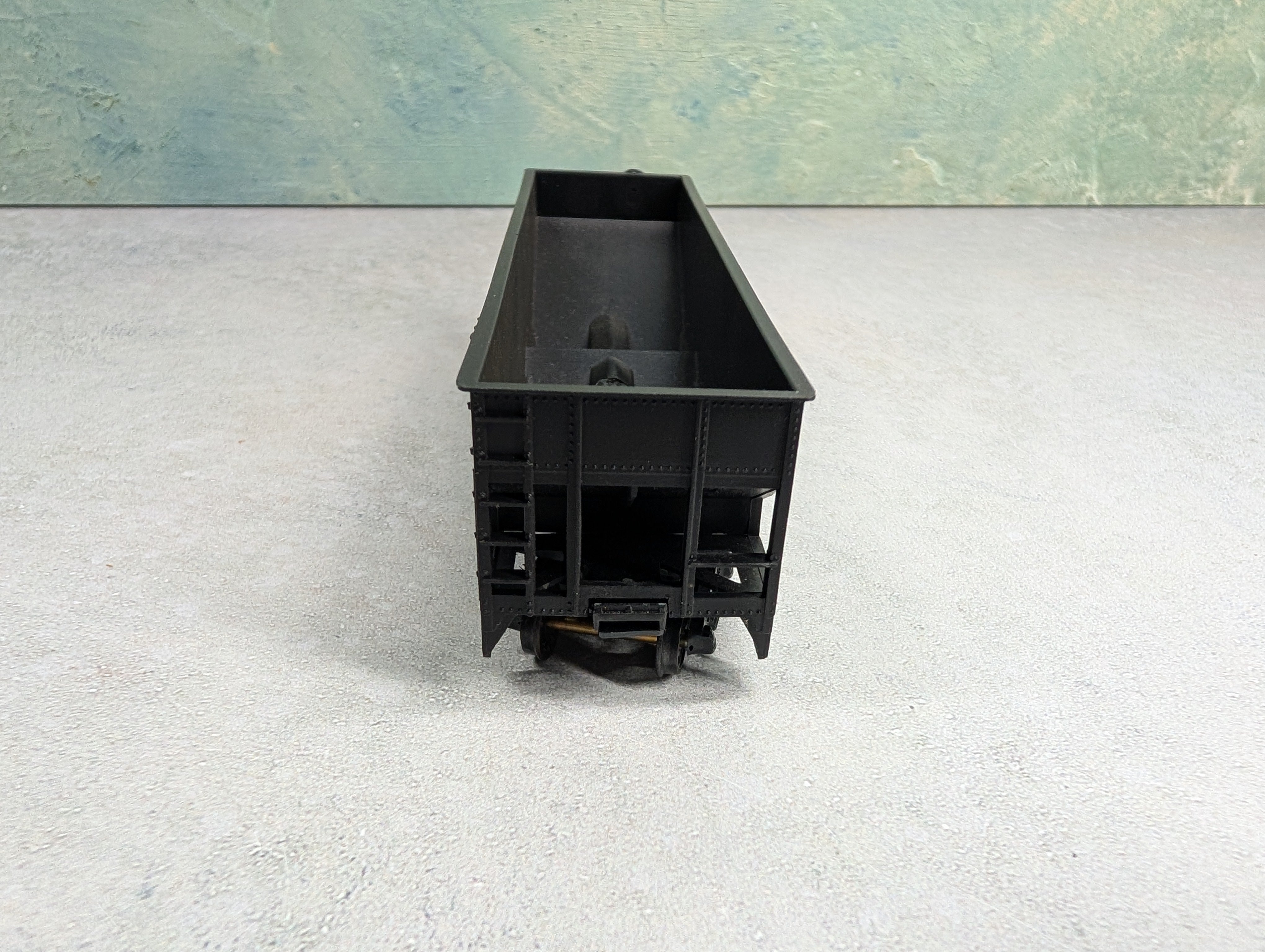 USED Roundhouse HO Scale 3 Bay Offset Offer Erie #38473