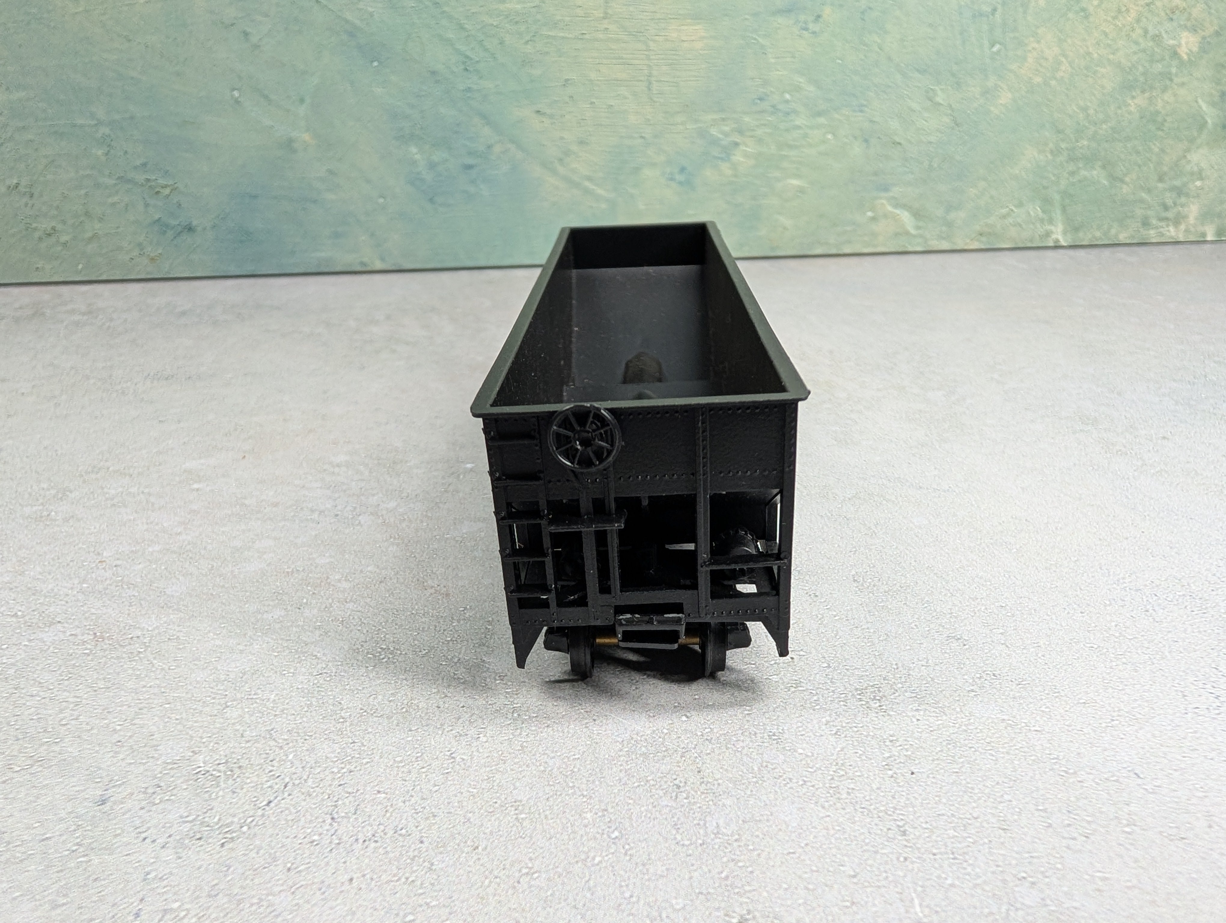 USED Roundhouse HO Scale 3 Bay Offset Offer Erie #38090