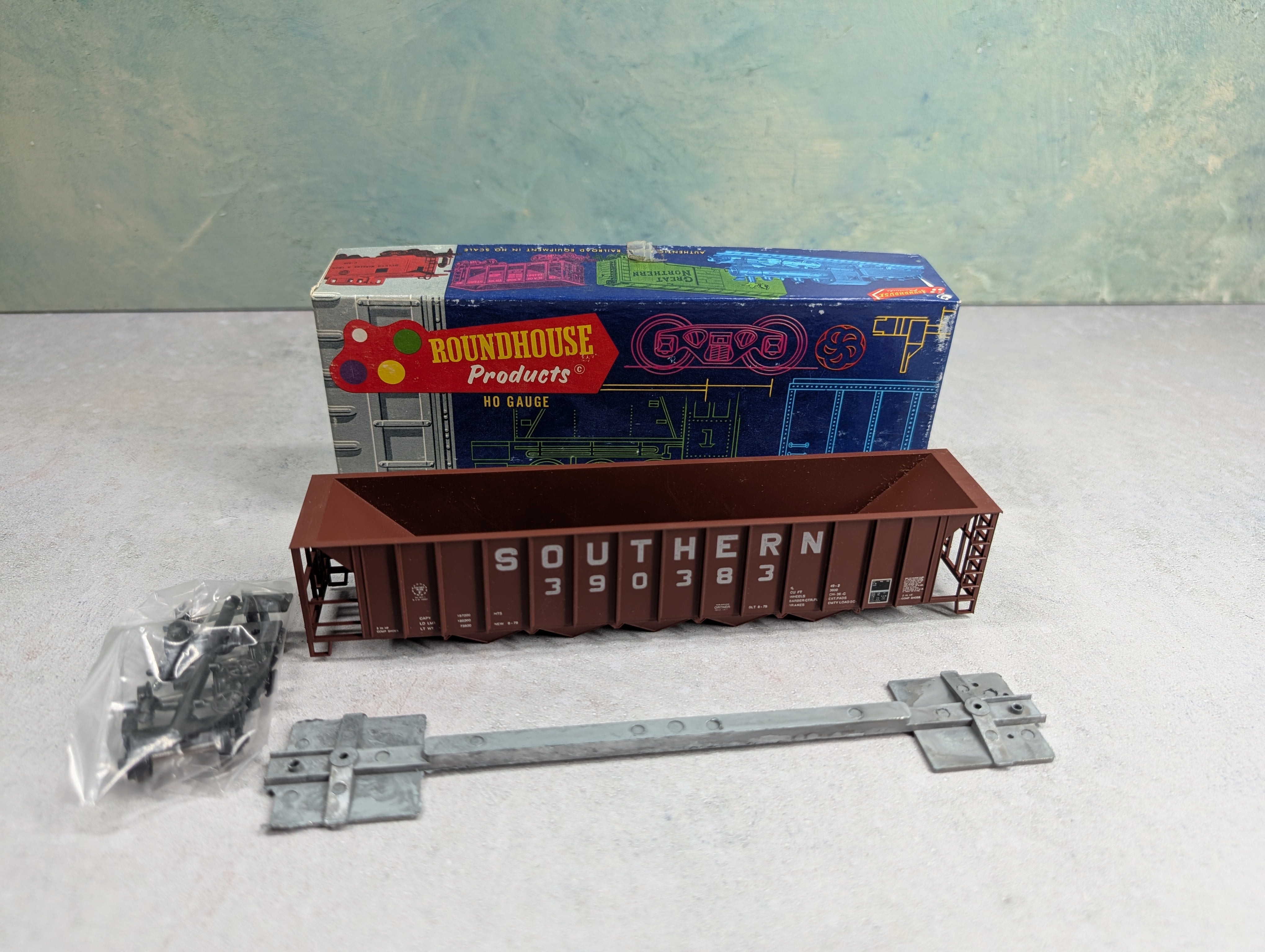 USED Roundhouse HO Scale 50' 5-Bay Rapido Discharge Car Southern #390383