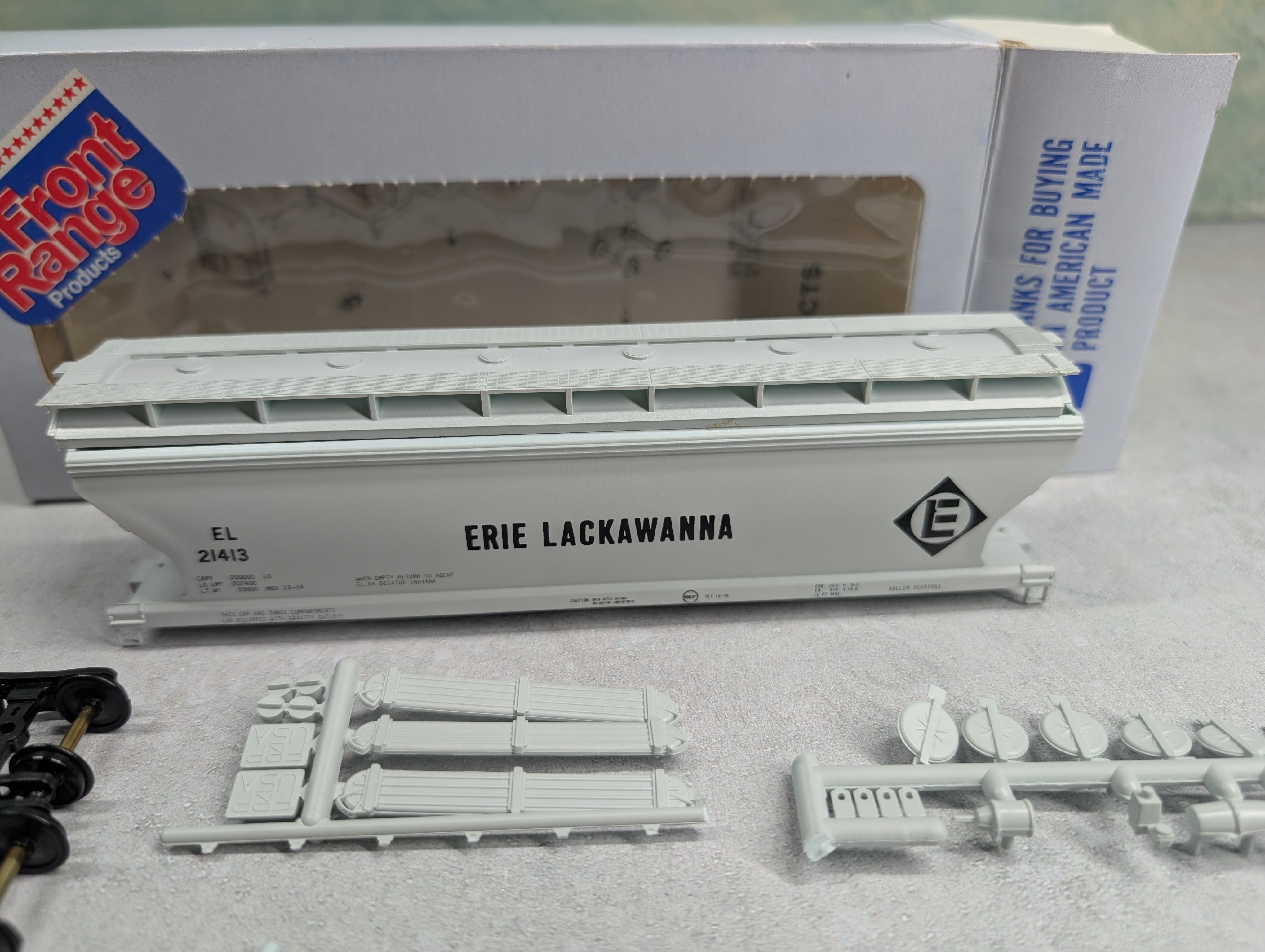 USED Front Range Products 4324 HO Scale ACF 3 Bay Grain Hopper Erie Lackawanna EL #21413 KIT