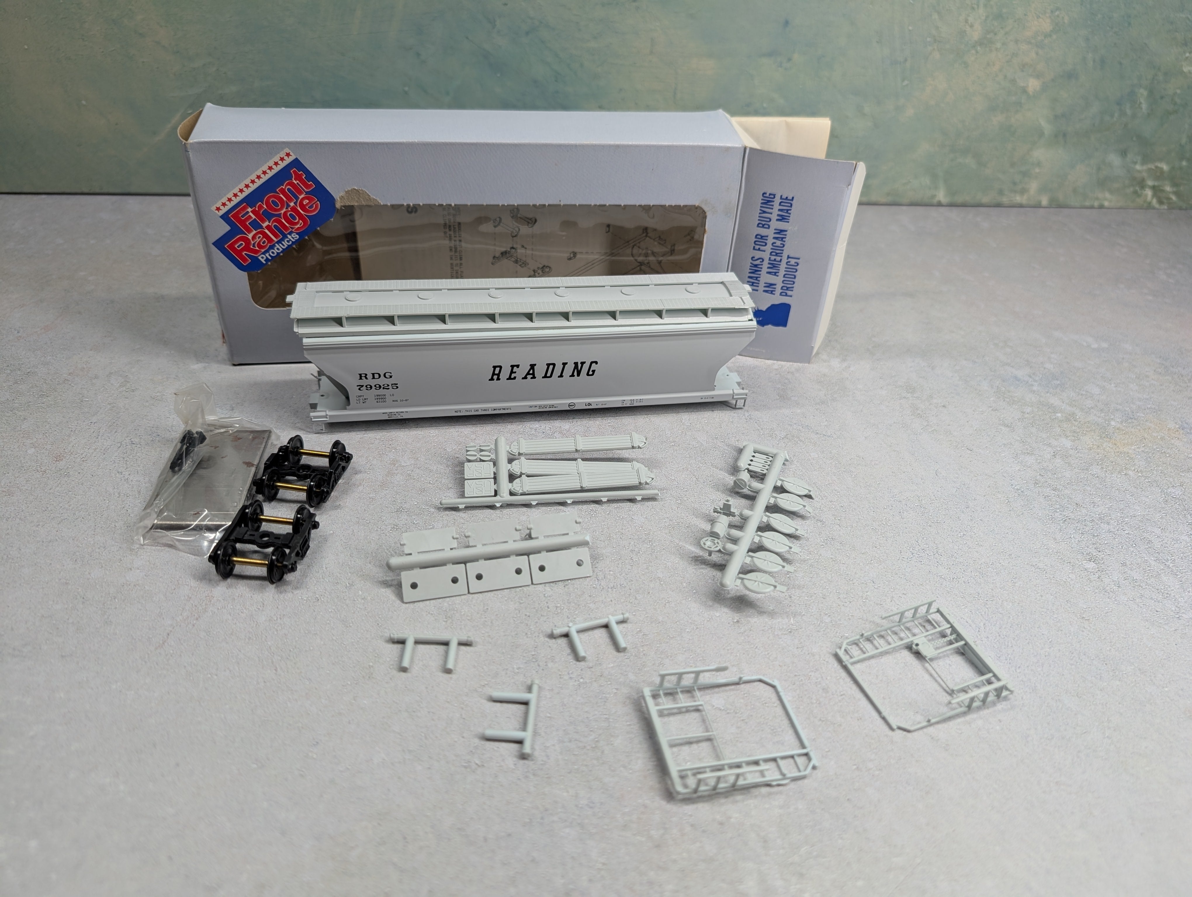 USED Front Range Products 4327 HO Scale ACF 3 Bay Grain Hopper Reading RDG #79925 KIT