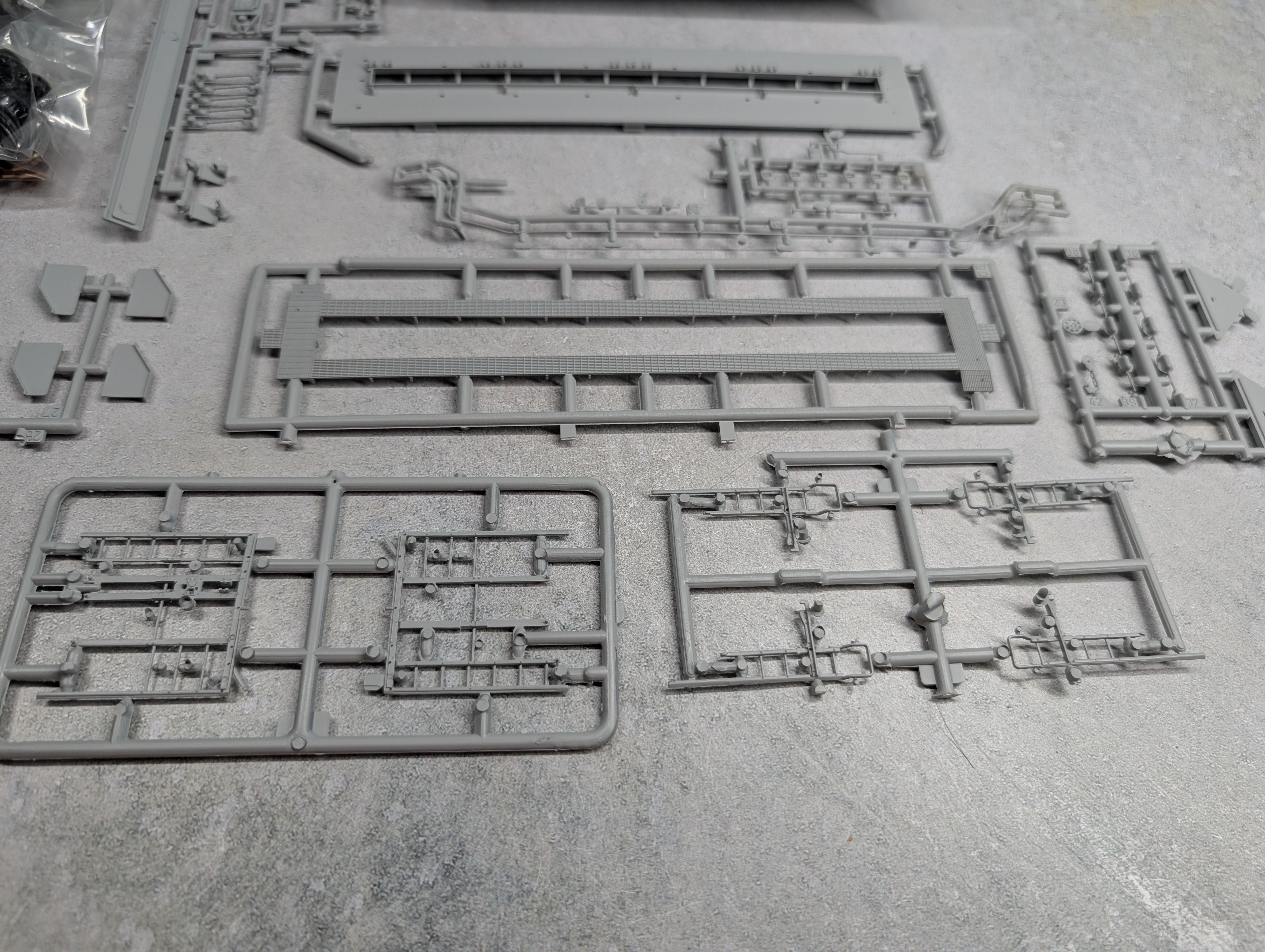 USED Life-Like 21885 HO Scale 4427 PS2-CD High-Side Covered Hopper Frisco SLSF #79052 KIT