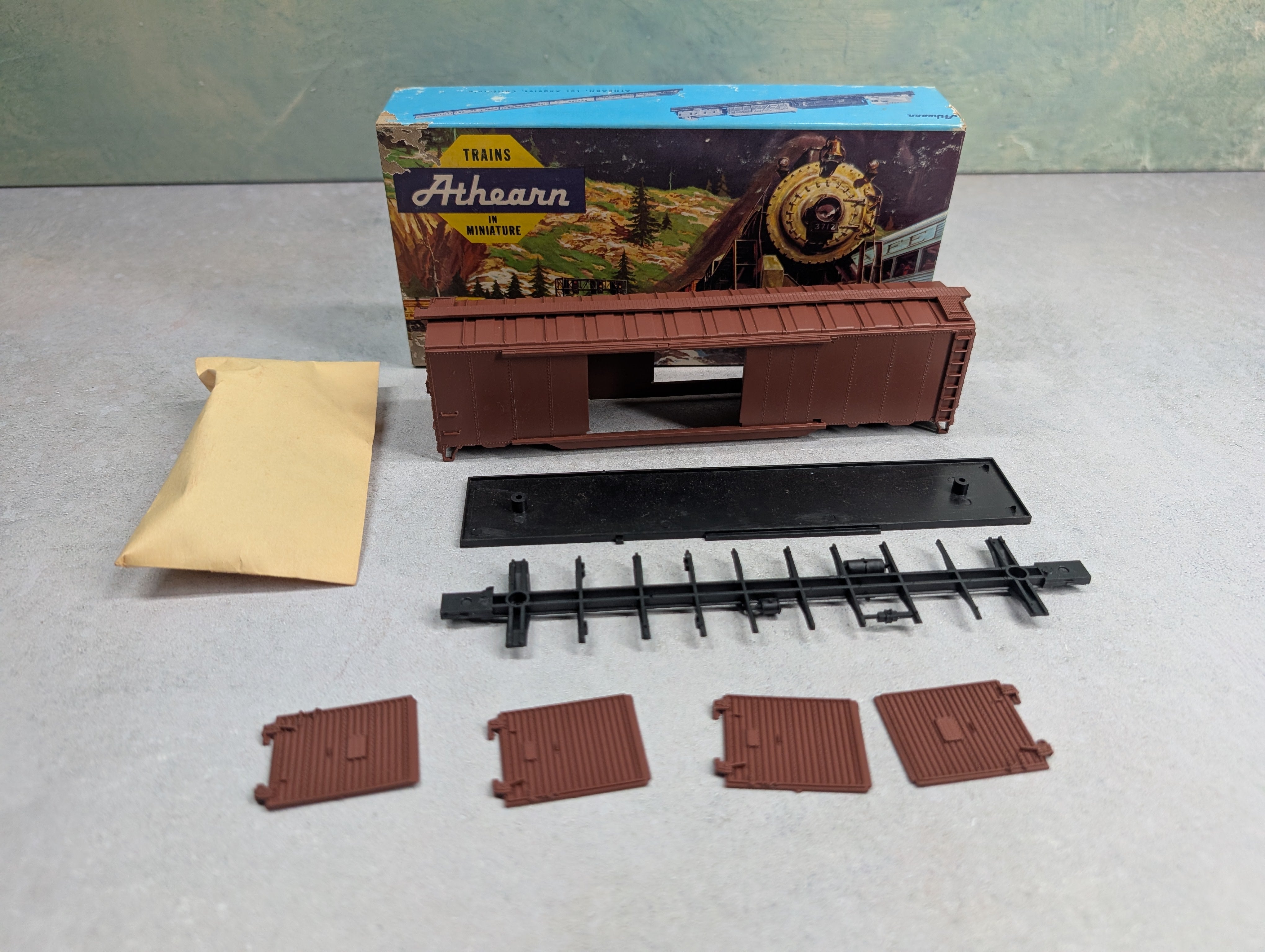 USED Athearn HO Scale 50' Box Car Undecorated KIT