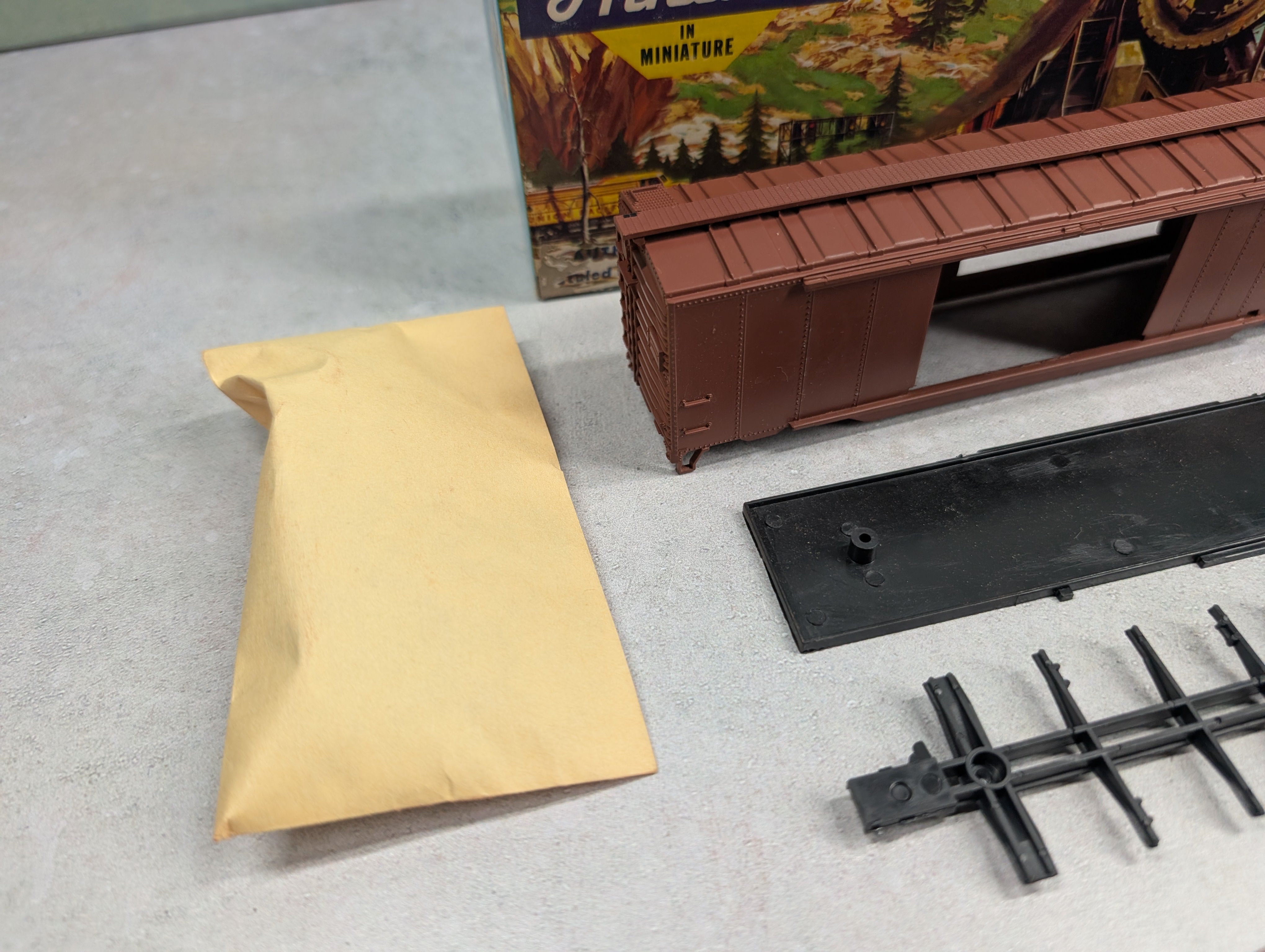 USED Athearn HO Scale 50' Box Car Undecorated KIT