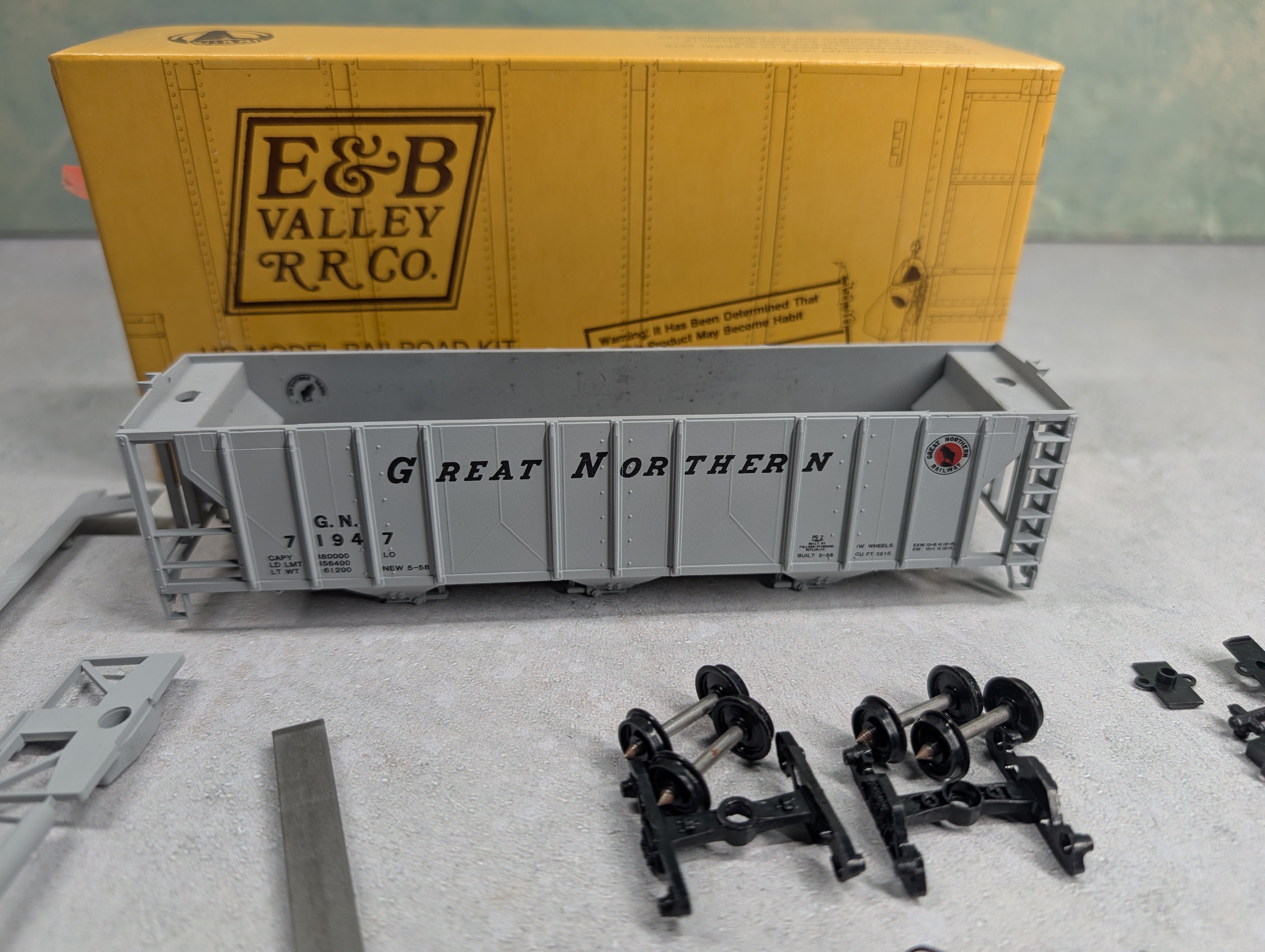 USED E&B Valley 6803 HO Scale Covered Hopper Great Northern GN #71947 KIT