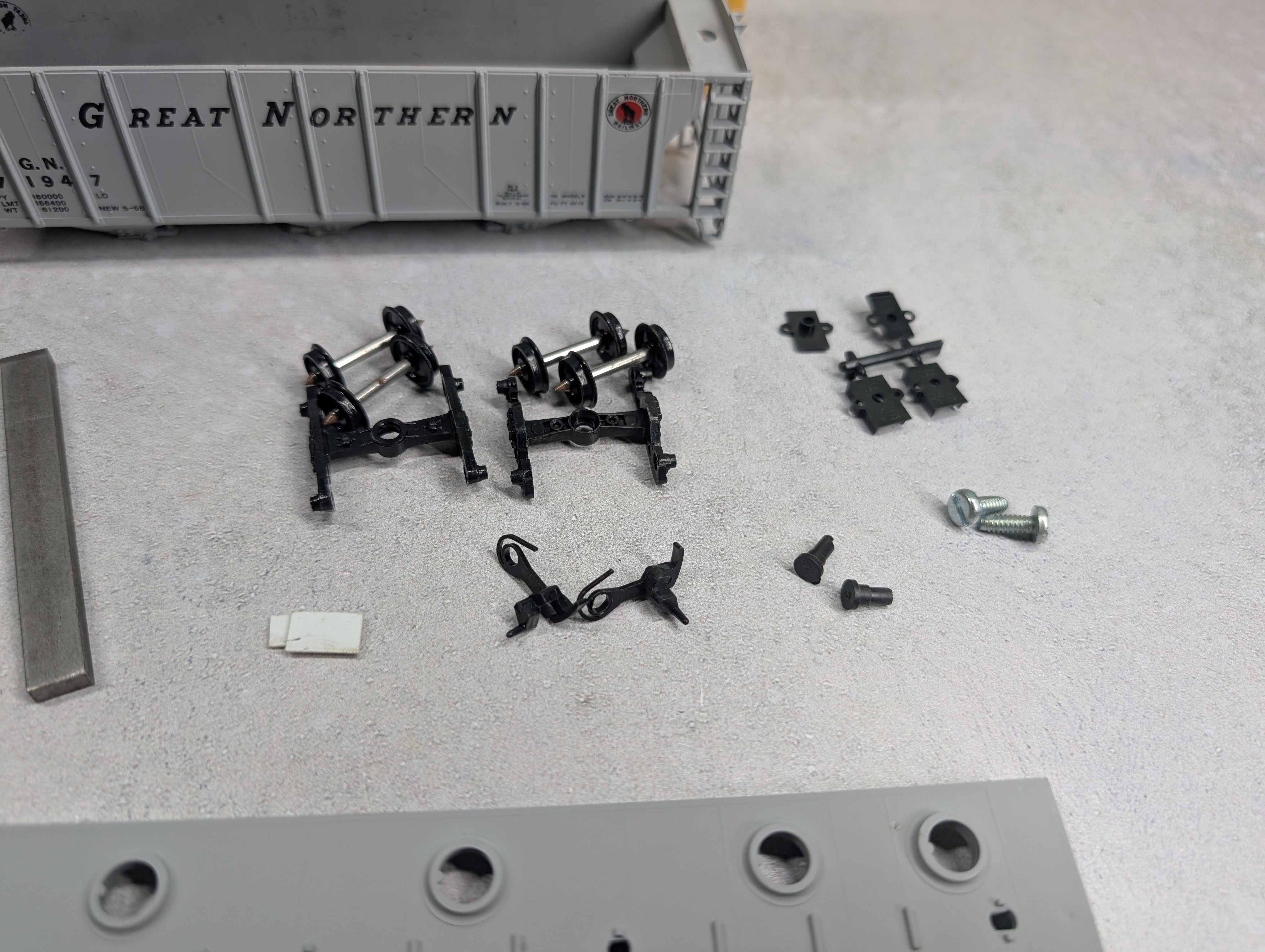 USED E&B Valley 6803 HO Scale Covered Hopper Great Northern GN #71947 KIT