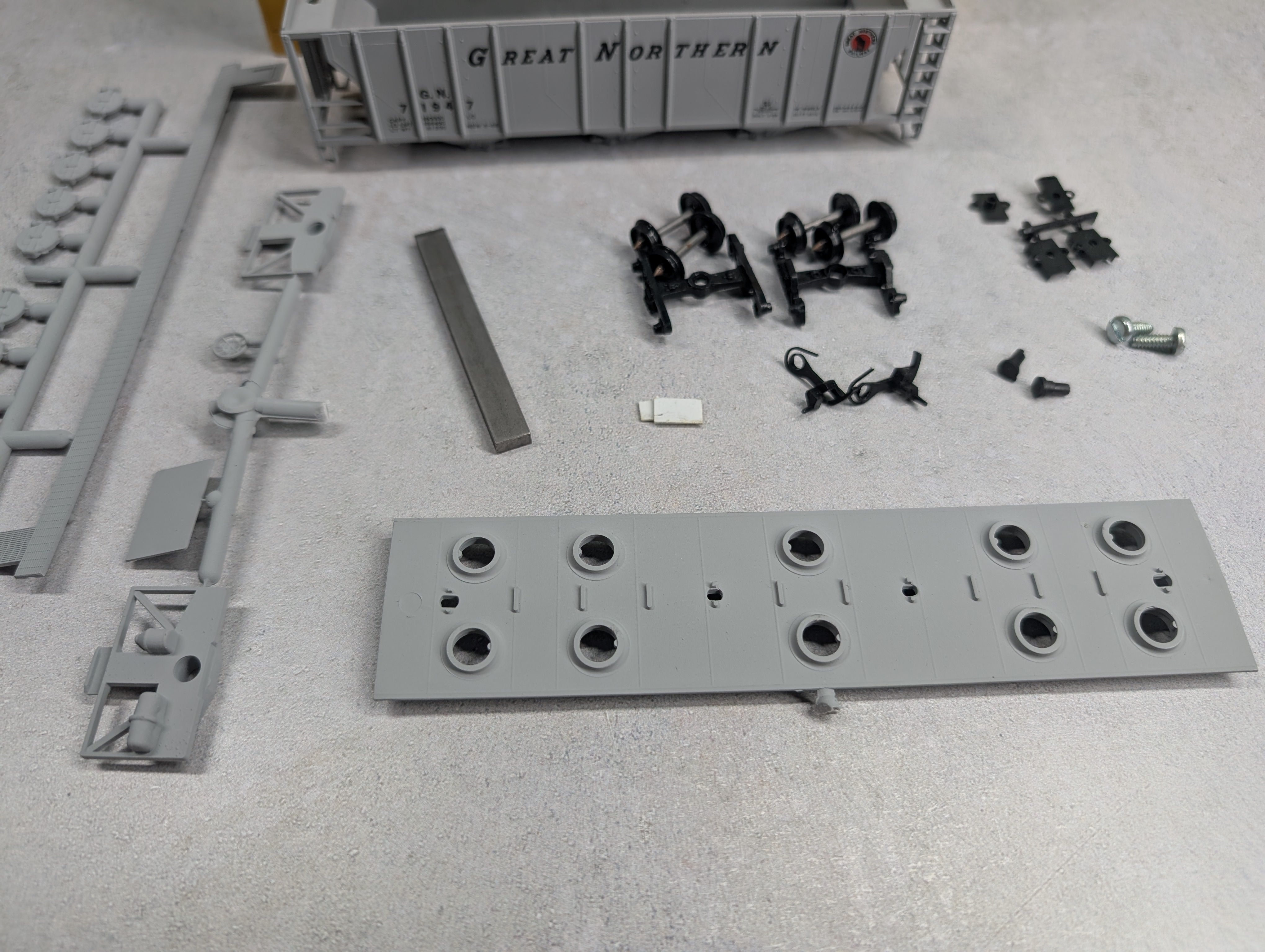 USED E&B Valley 6803 HO Scale Covered Hopper Great Northern GN #71947 KIT