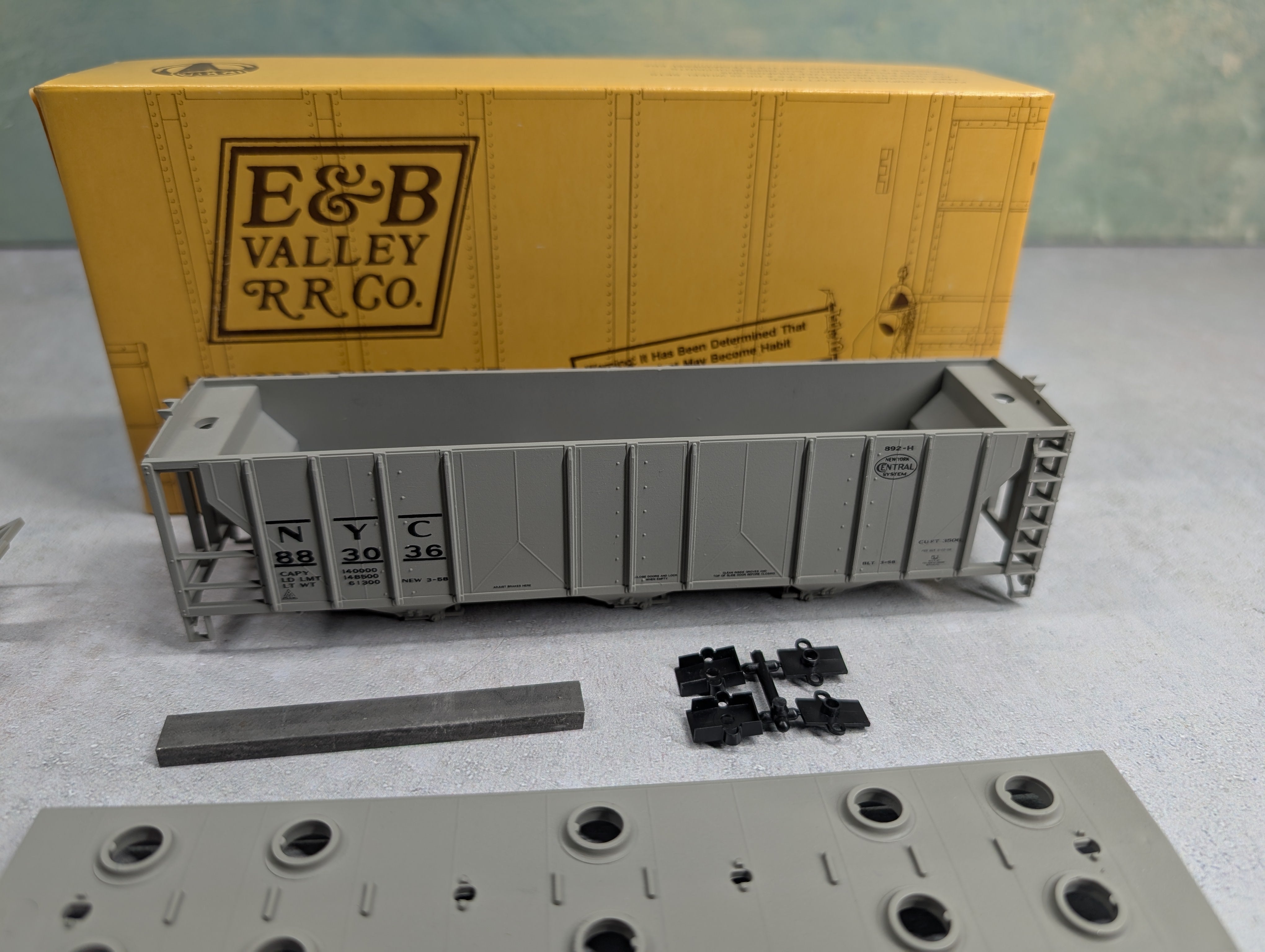 USED E&B Valley 6806 HO Scale Covered Hopper New York Central NYC KIT