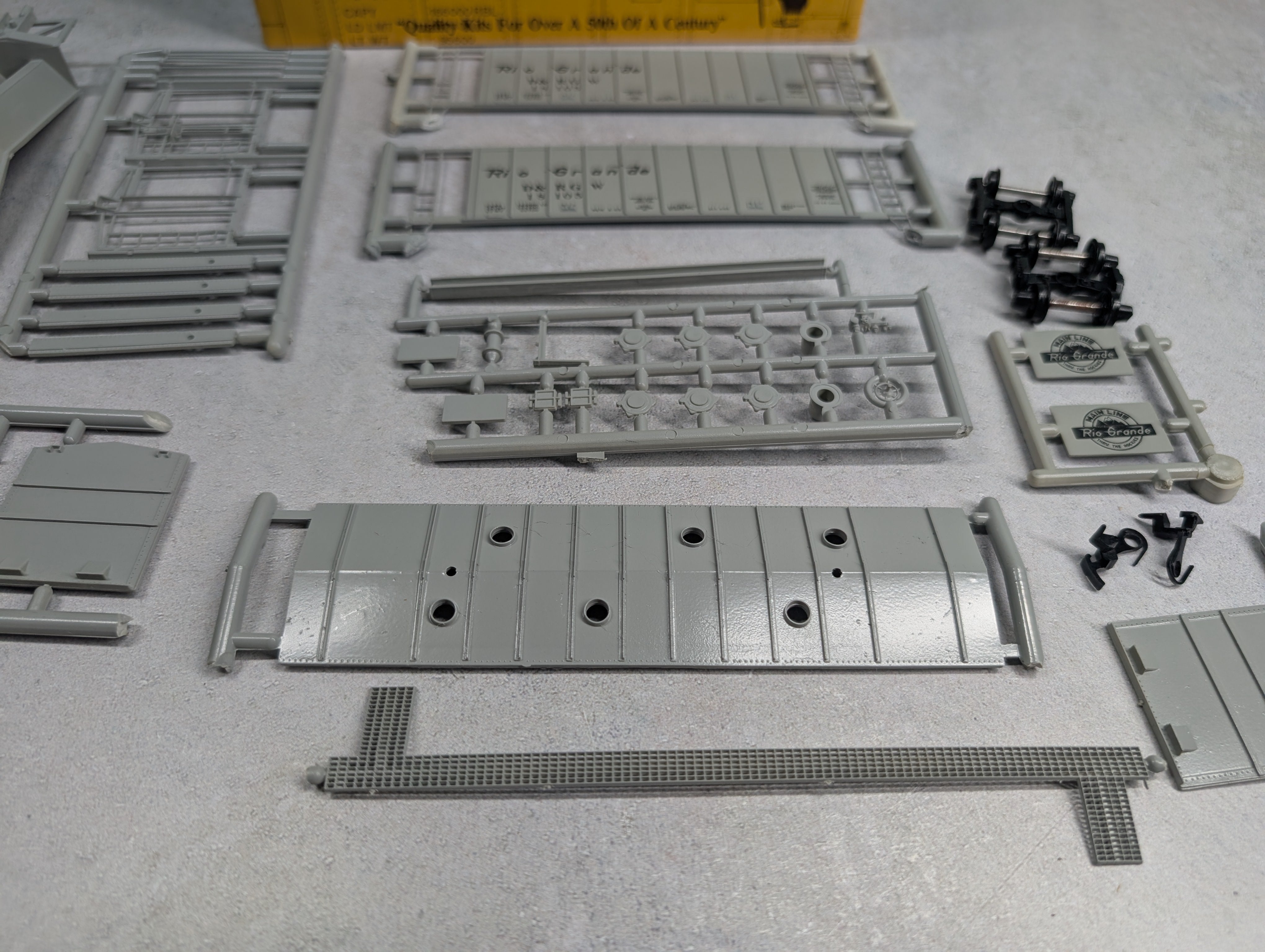 USED E&B Valley 18-4208 HO Scale Covered Hopper Denver & Rio Grande KIT