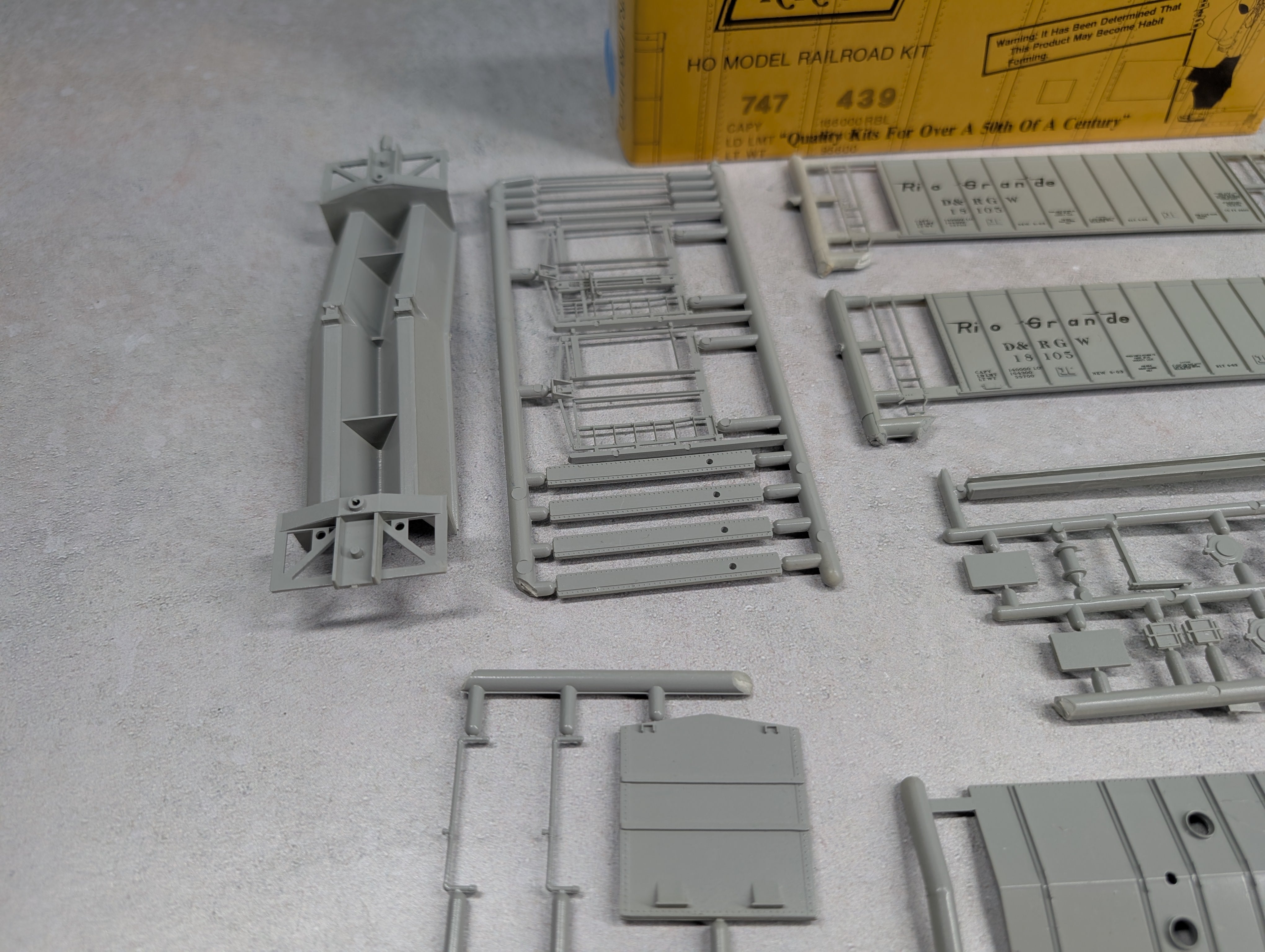 USED E&B Valley 18-4208 HO Scale Covered Hopper Denver & Rio Grande KIT