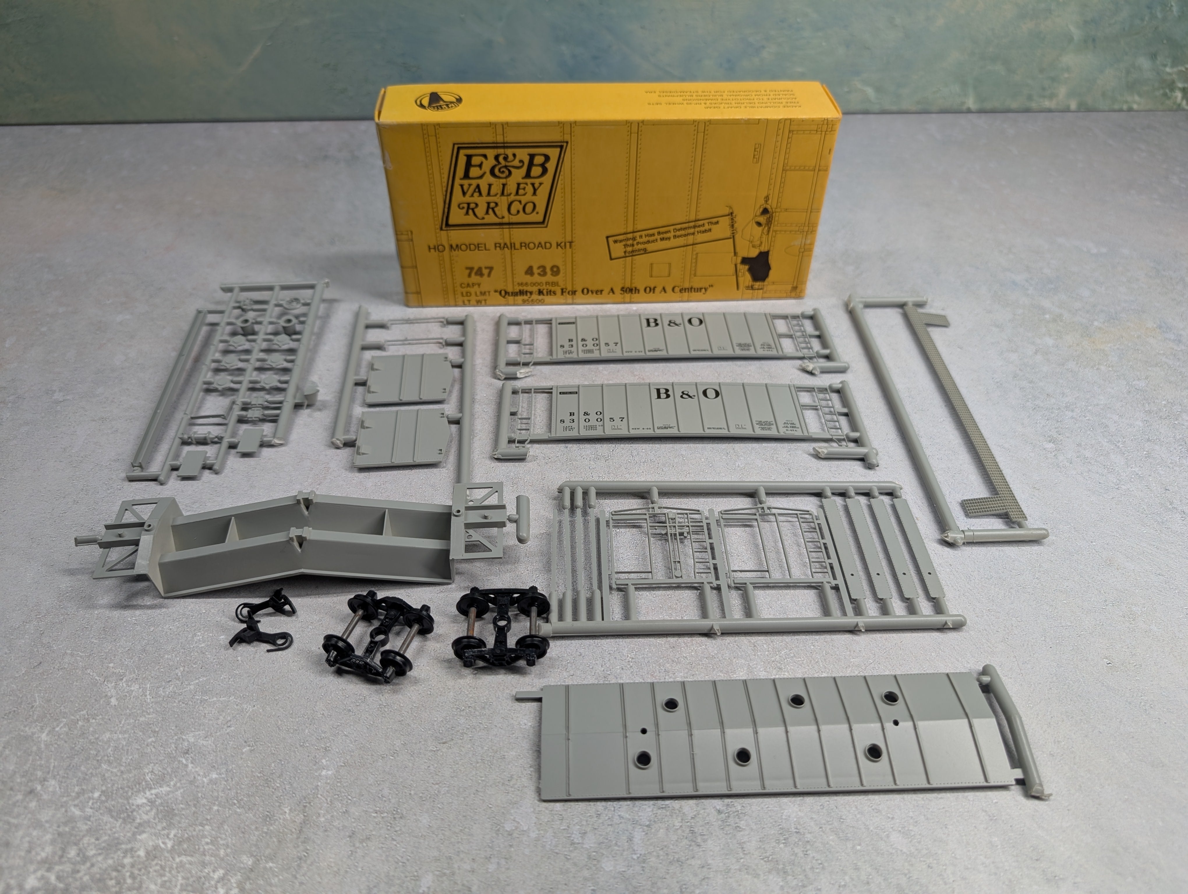 USED E&B Valley 18-4202 HO Scale Covered Hopper Baltimore and Ohio B&O KIT