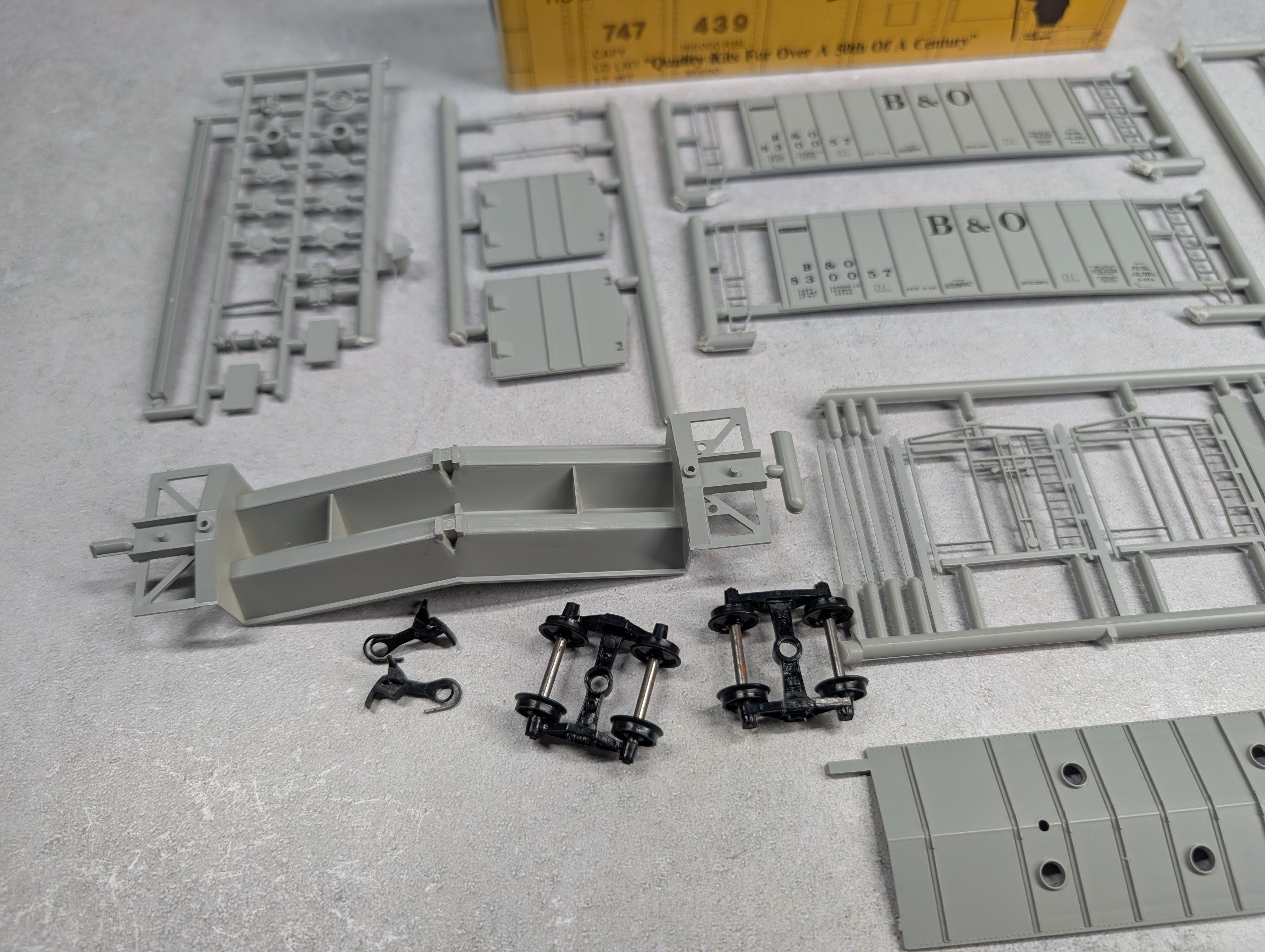 USED E&B Valley 18-4202 HO Scale Covered Hopper Baltimore and Ohio B&O KIT