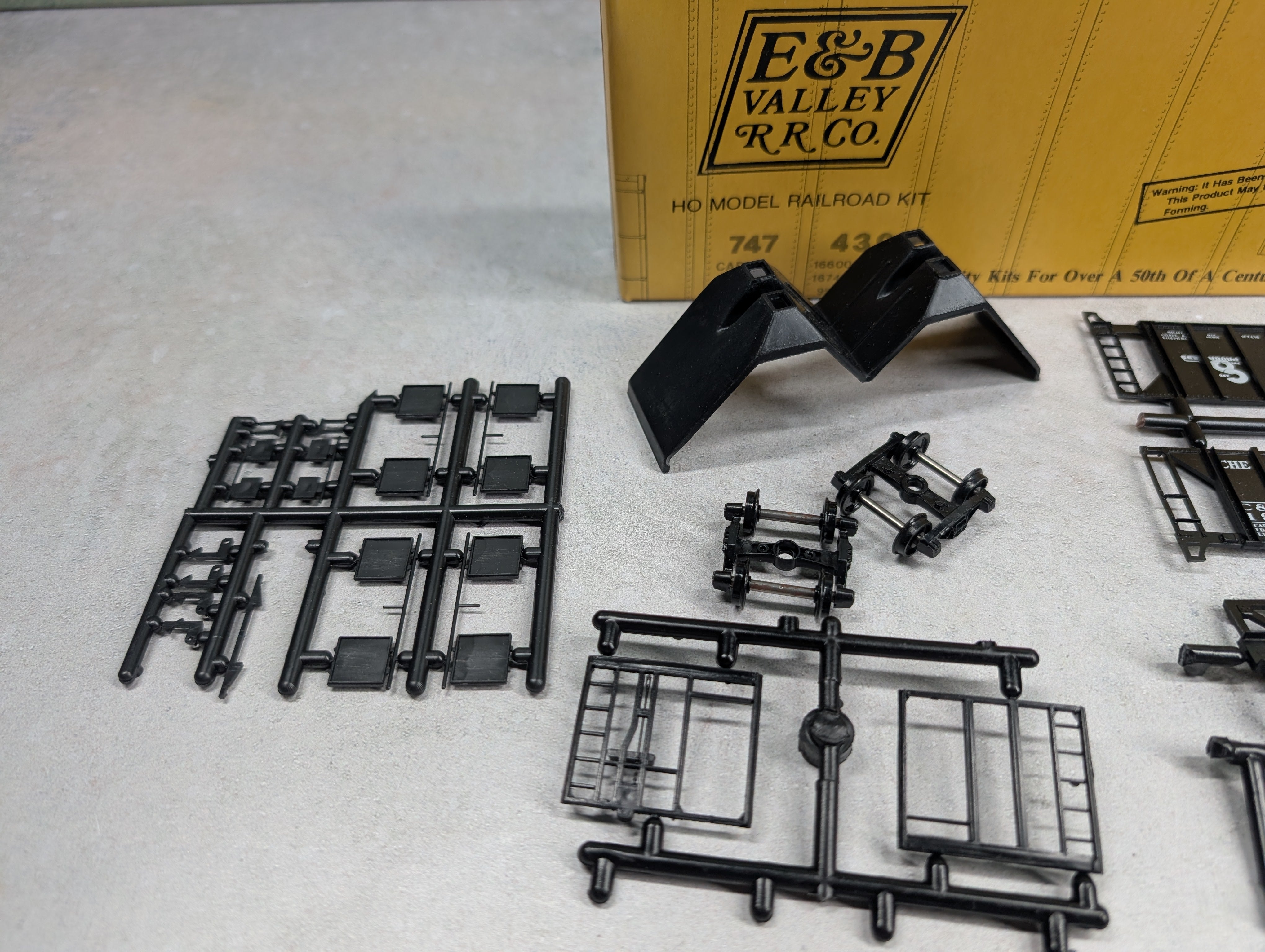 USED E&B Valley HO Scale Covered Hopper Chesapeake and Ohio CO KIT