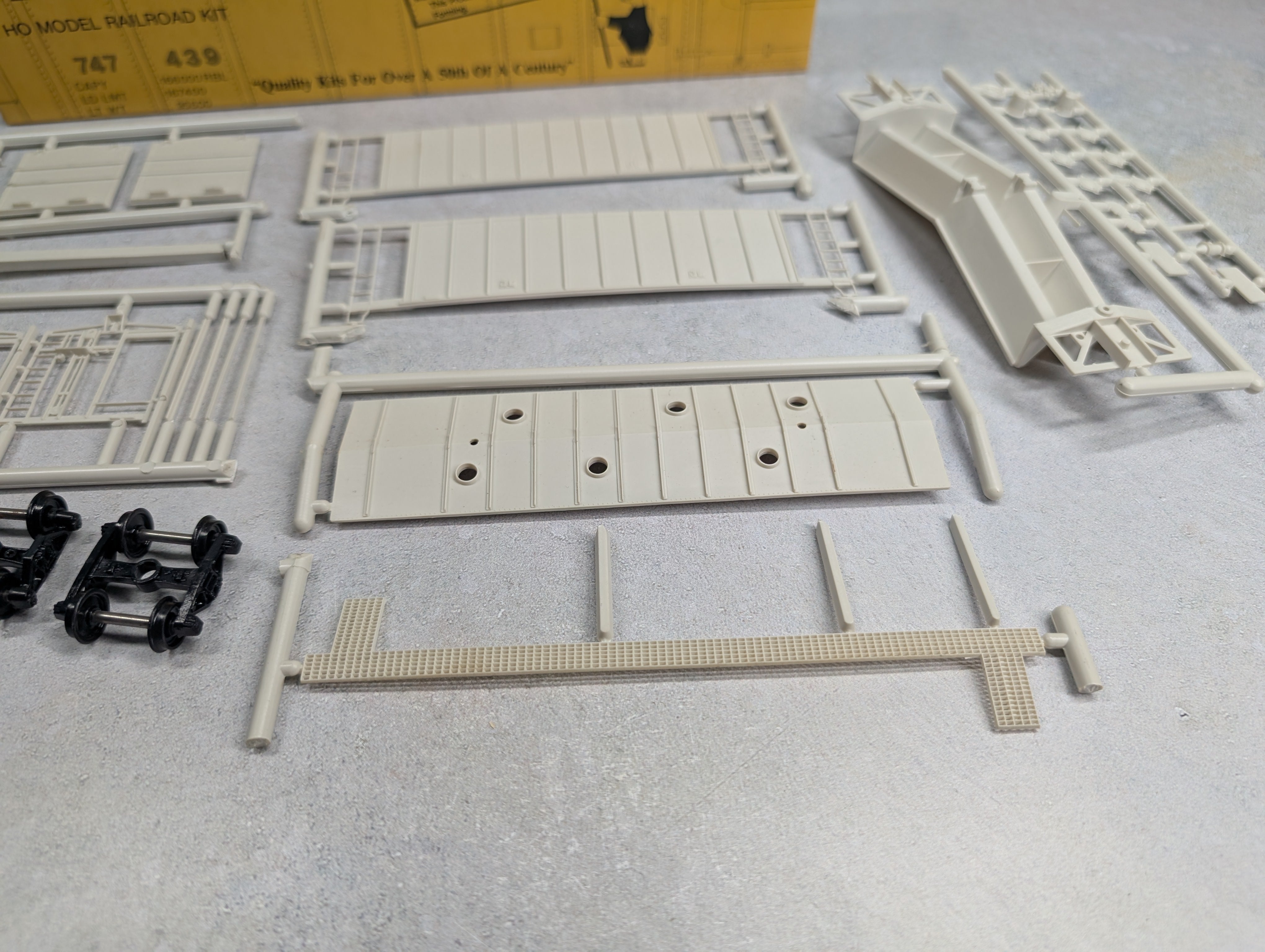 USED E&B Valley 4200 HO Scale Covered Hopper Undecorated KIT