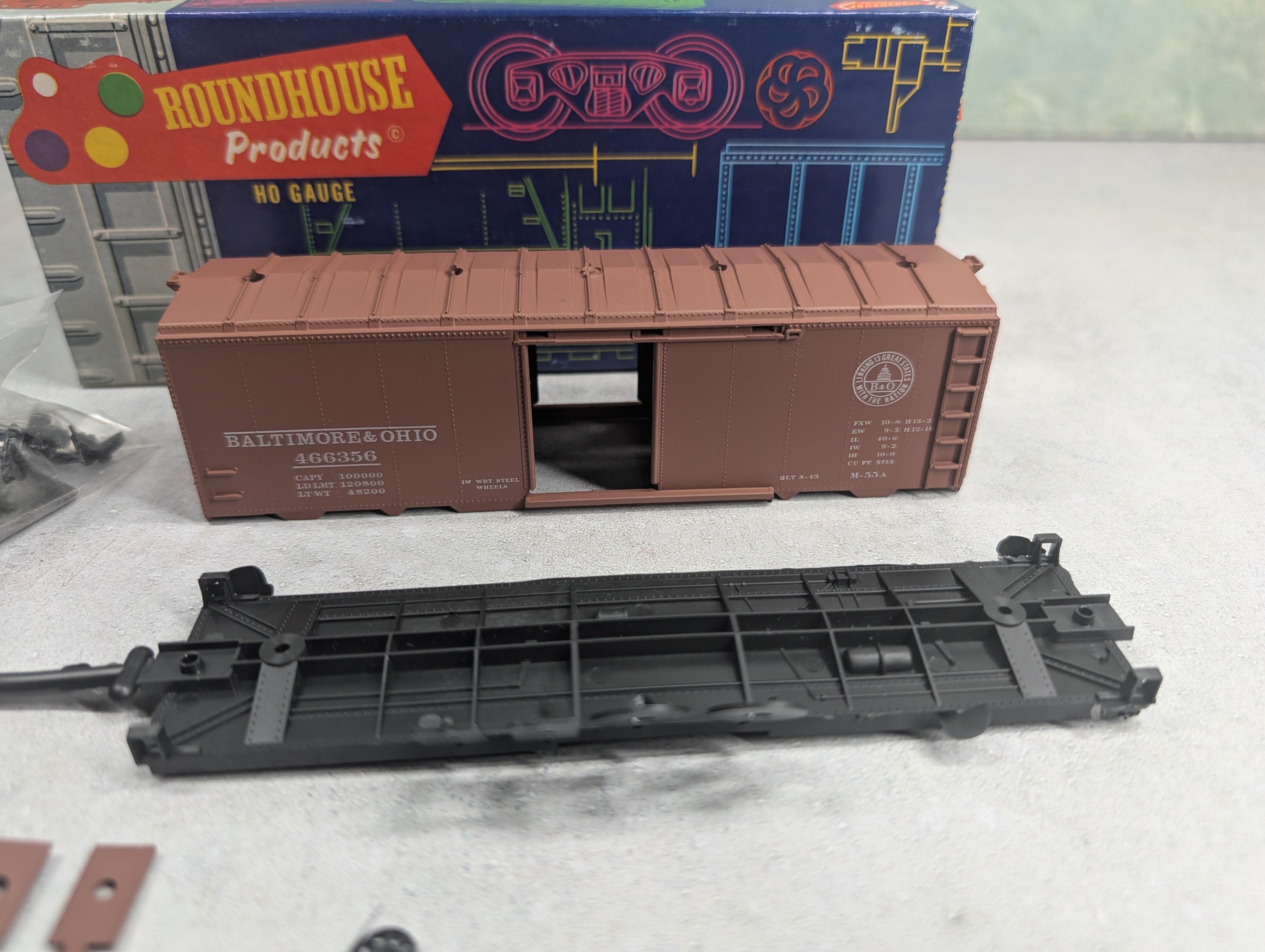 USED Roundhouse HO Scale 40' Box Car Baltimore and Ohio #466356 KIT