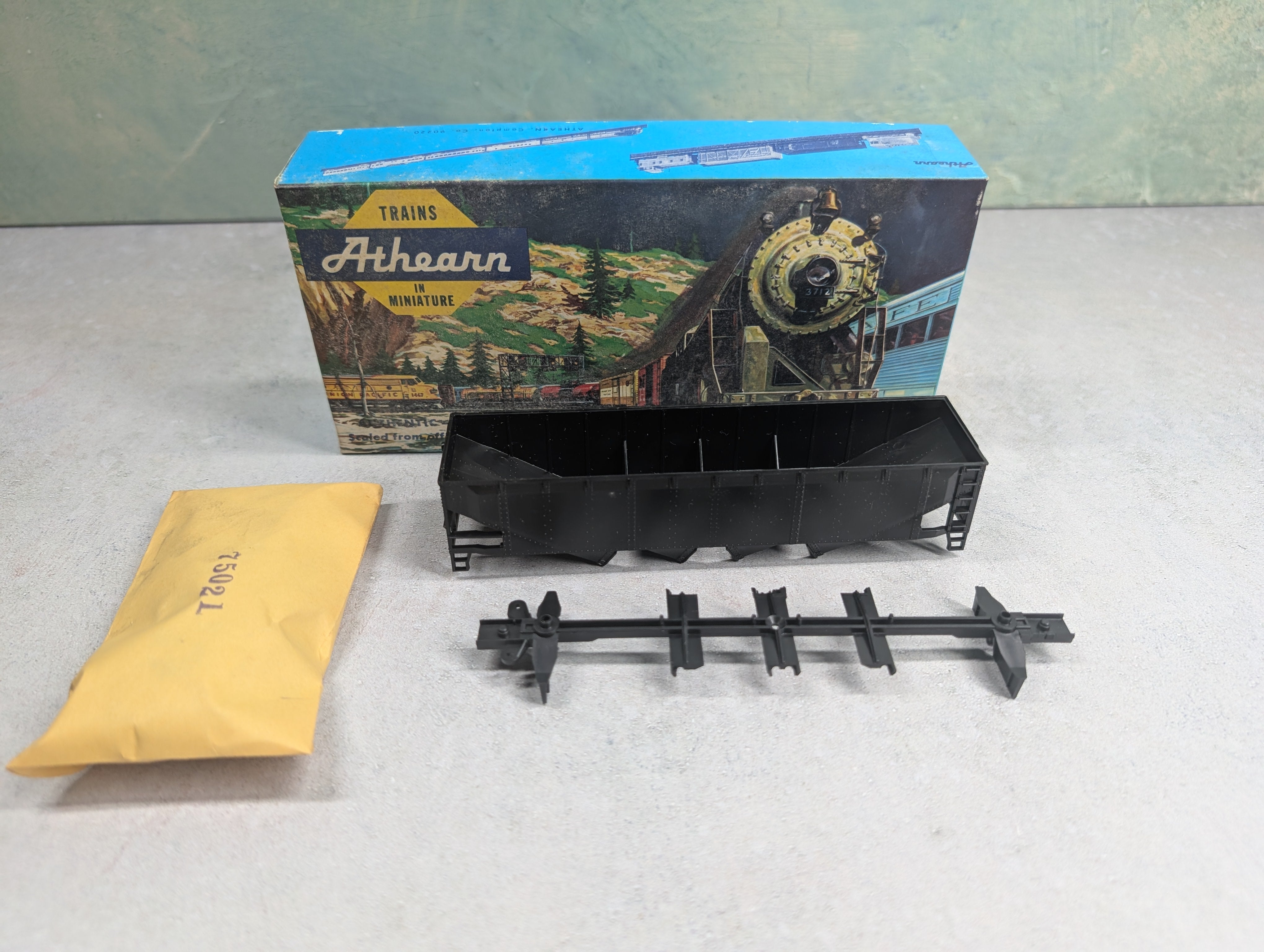 USED Athearn 1749 HO Scale Quad Hopper Undecorated Black KIT