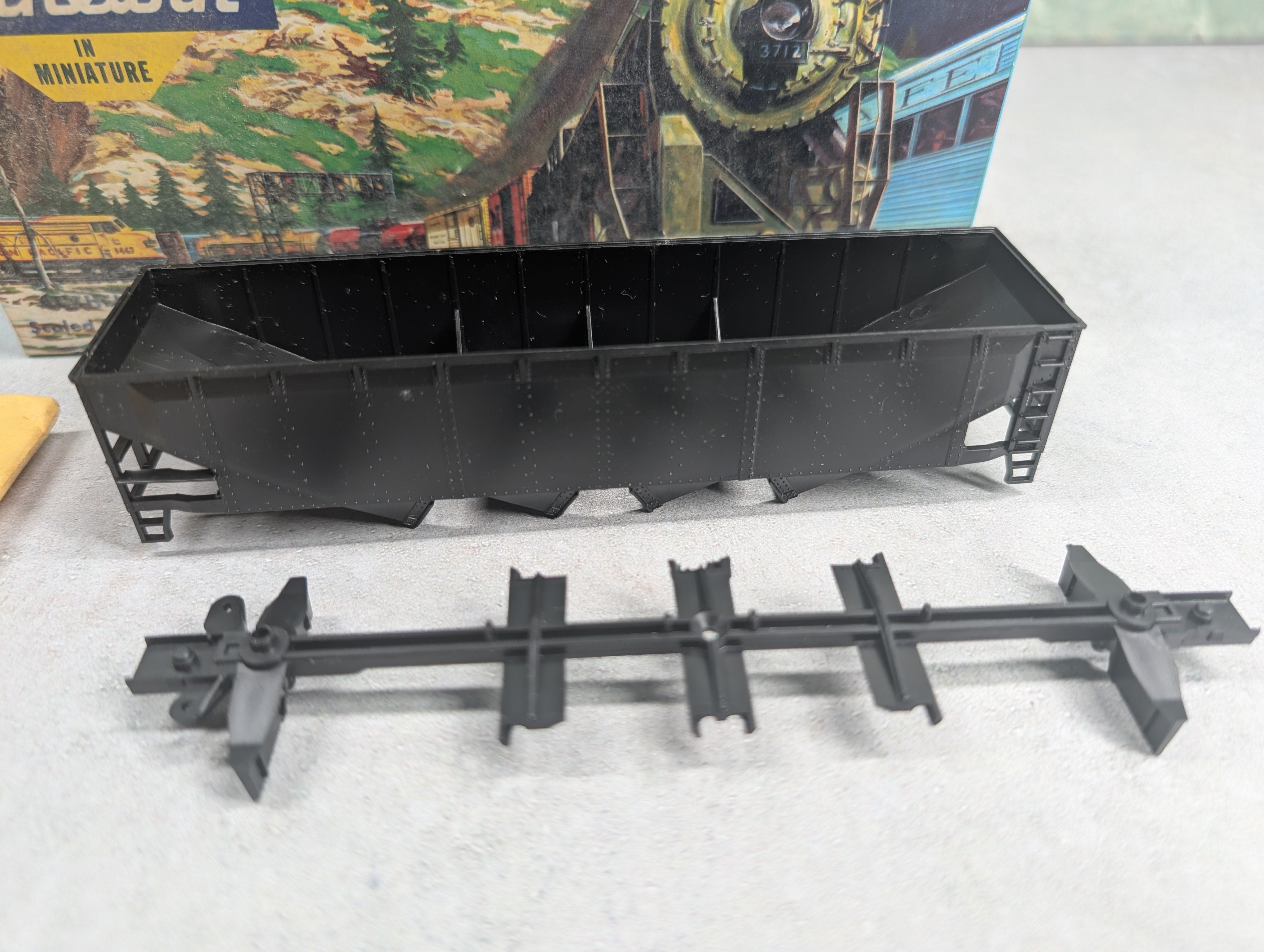 USED Athearn 1749 HO Scale Quad Hopper Undecorated Black KIT