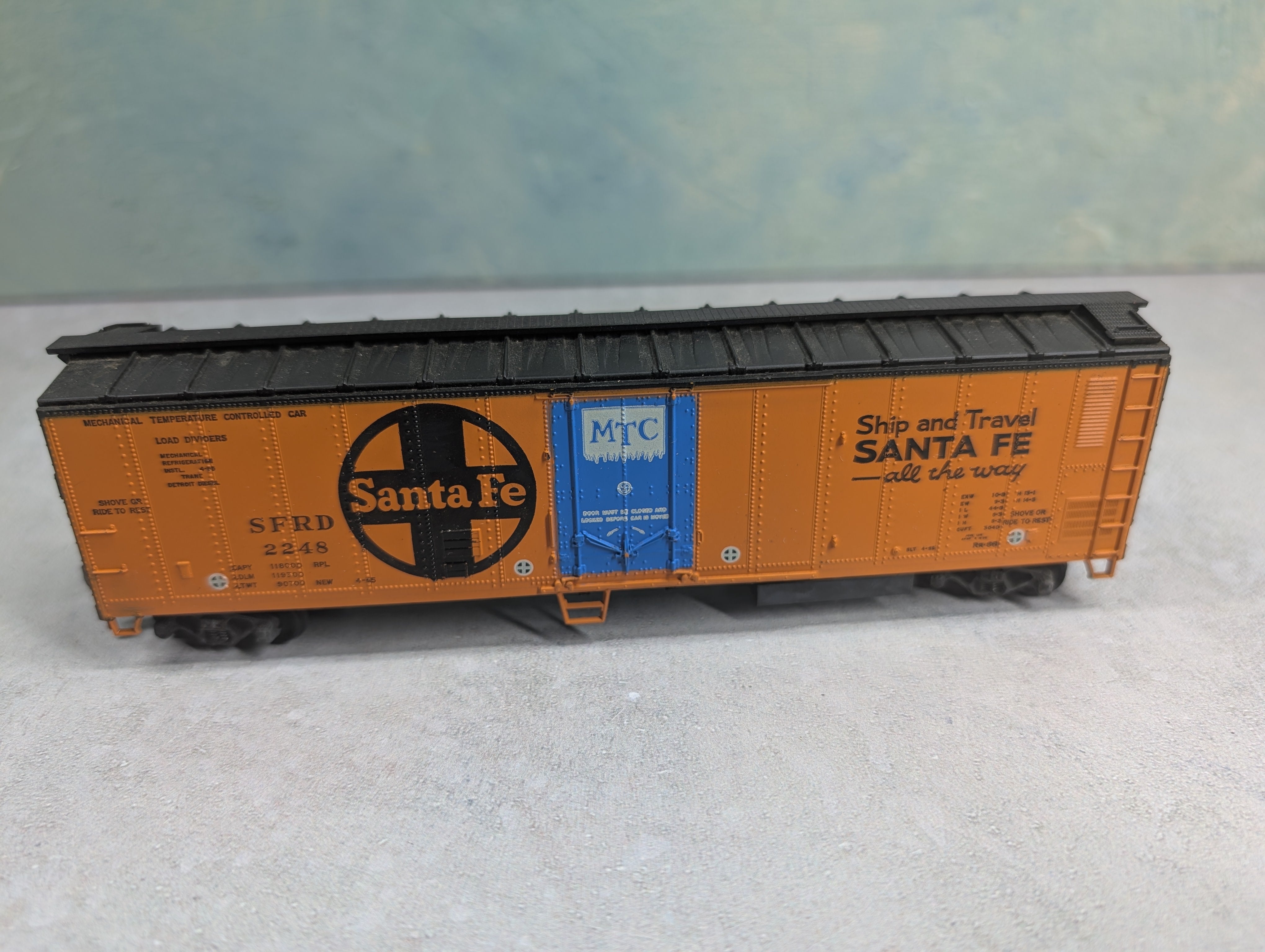 USED Athearn HO Scale 50' Mech Reefer Santa Fe SFRD #2248