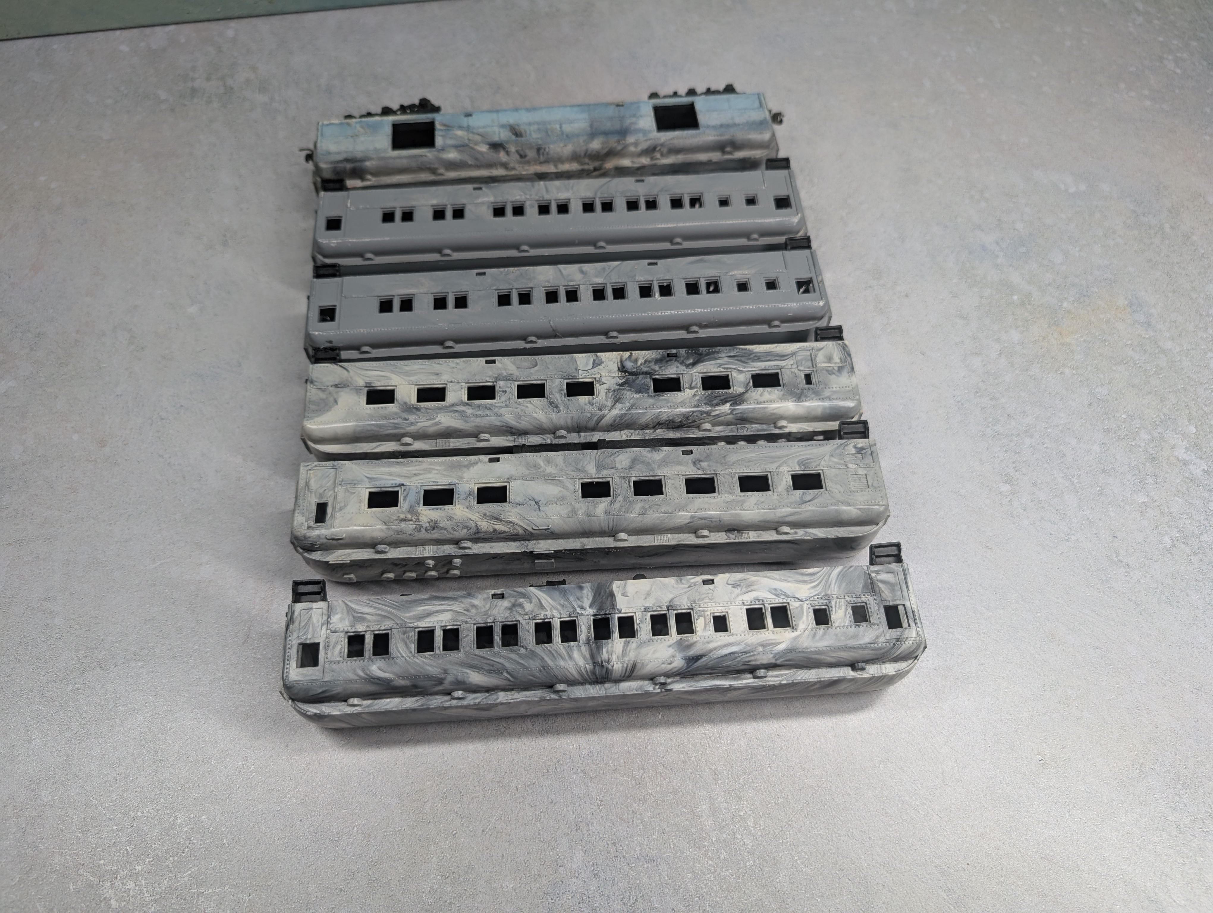 USED PENN LINE HO Scale Lot of Undecorated Passenger Cars (6 pcs)